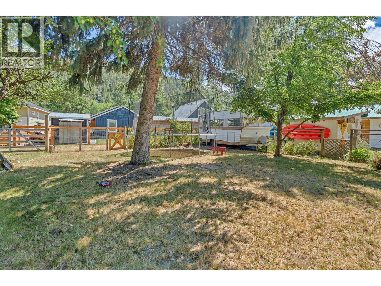 2637 Otter Avenue, Tulameen, British Columbia  V0X 1W0 - Photo 30 - 10394358