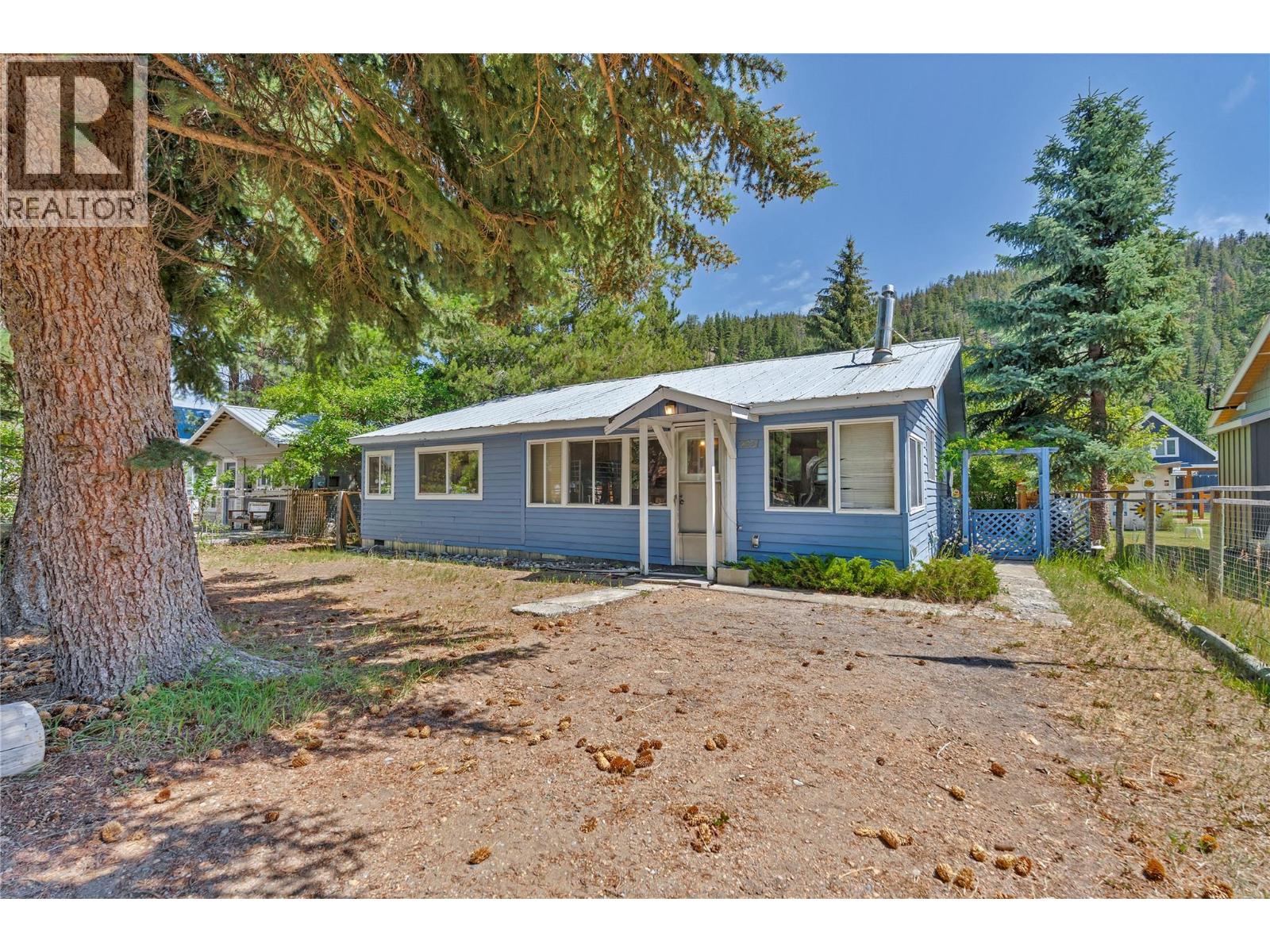2637 Otter Avenue, Tulameen, British Columbia  V0X 1W0 - Photo 6 - 10394358
