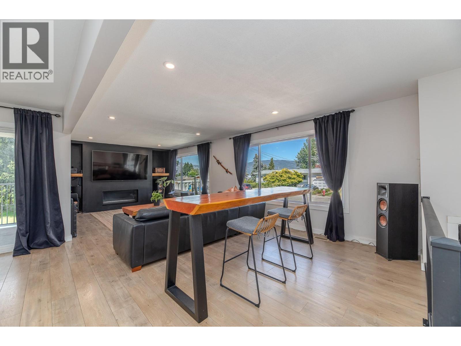12610 Wright Avenue, Summerland, British Columbia  V0H 1Z0 - Photo 4 - 10394037