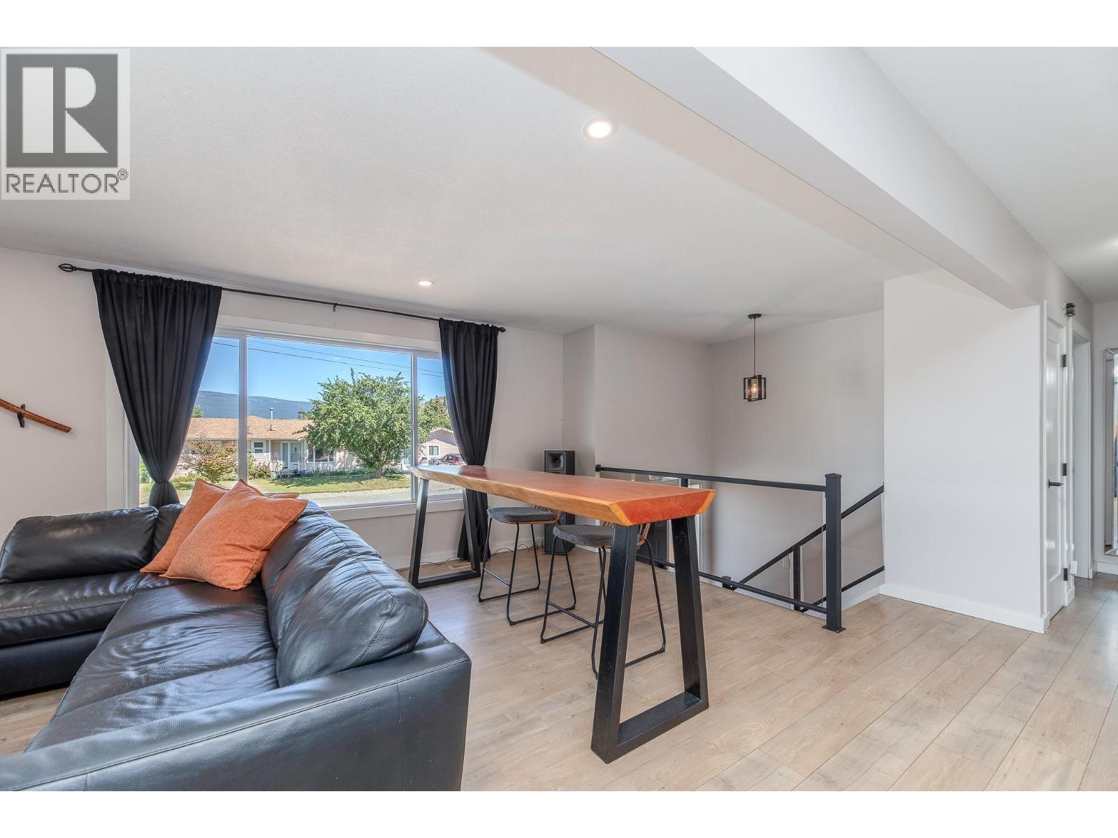 12610 Wright Avenue, Summerland, British Columbia  V0H 1Z0 - Photo 5 - 10394037