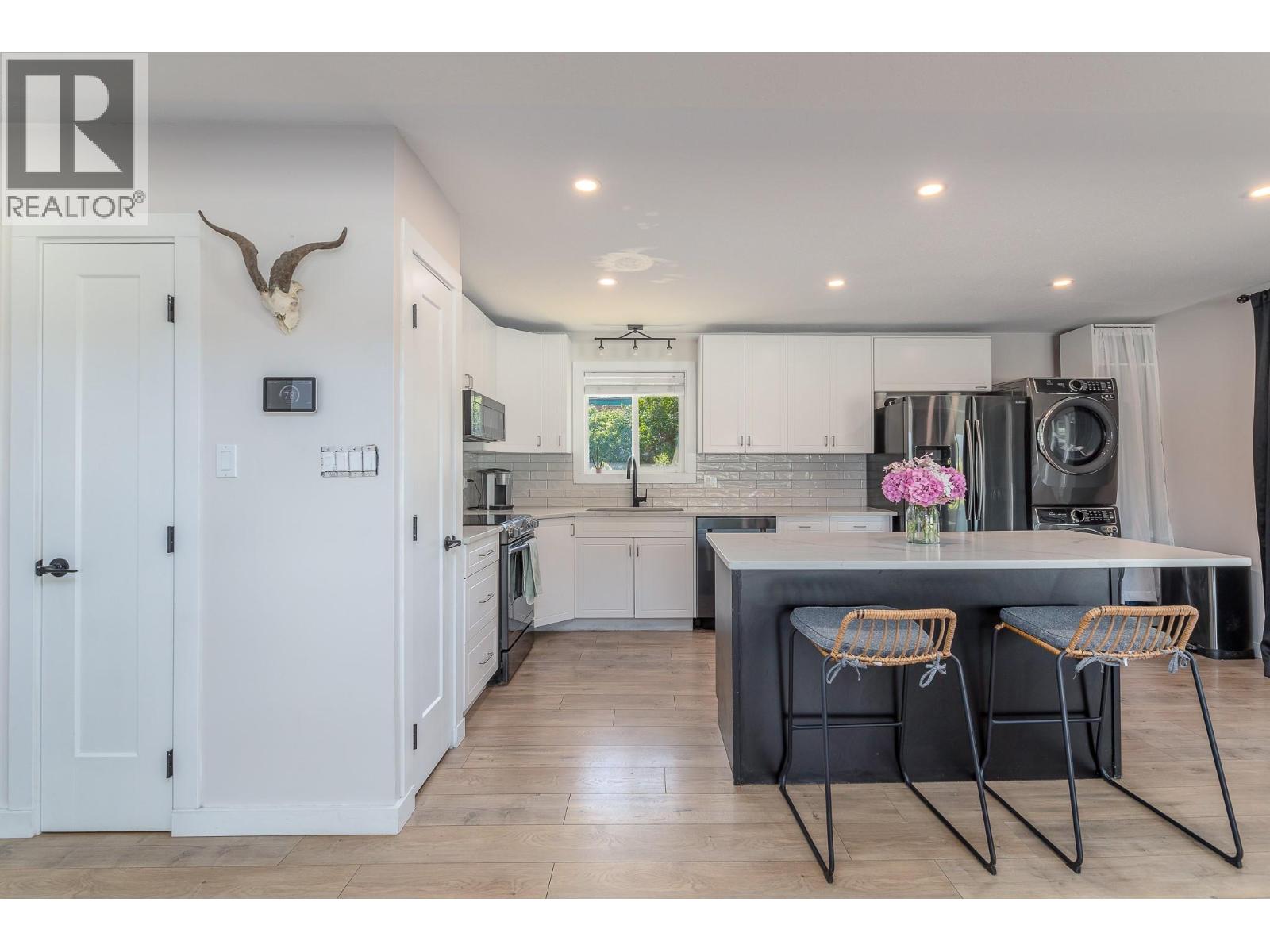 12610 Wright Avenue, Summerland, British Columbia  V0H 1Z0 - Photo 6 - 10394037