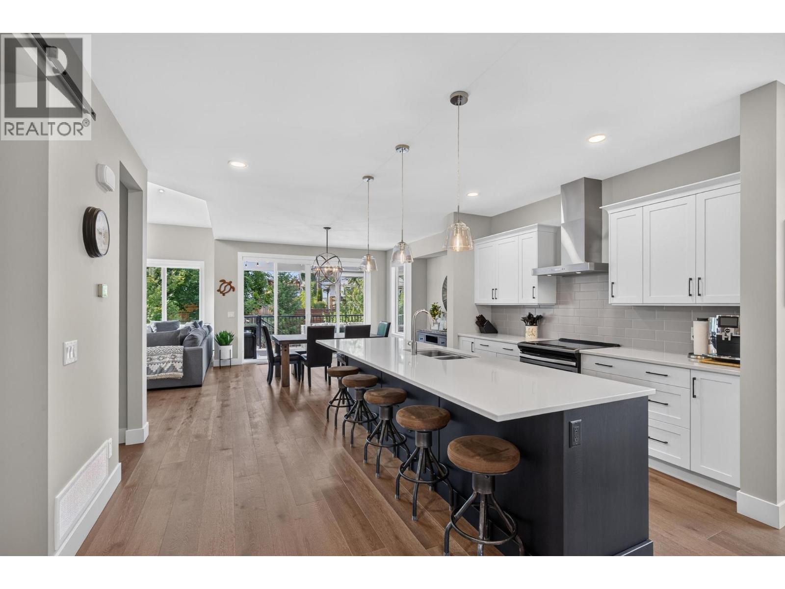 4649 Raymer Road, Kelowna, British Columbia  V1W 1J4 - Photo 3 - 10394270