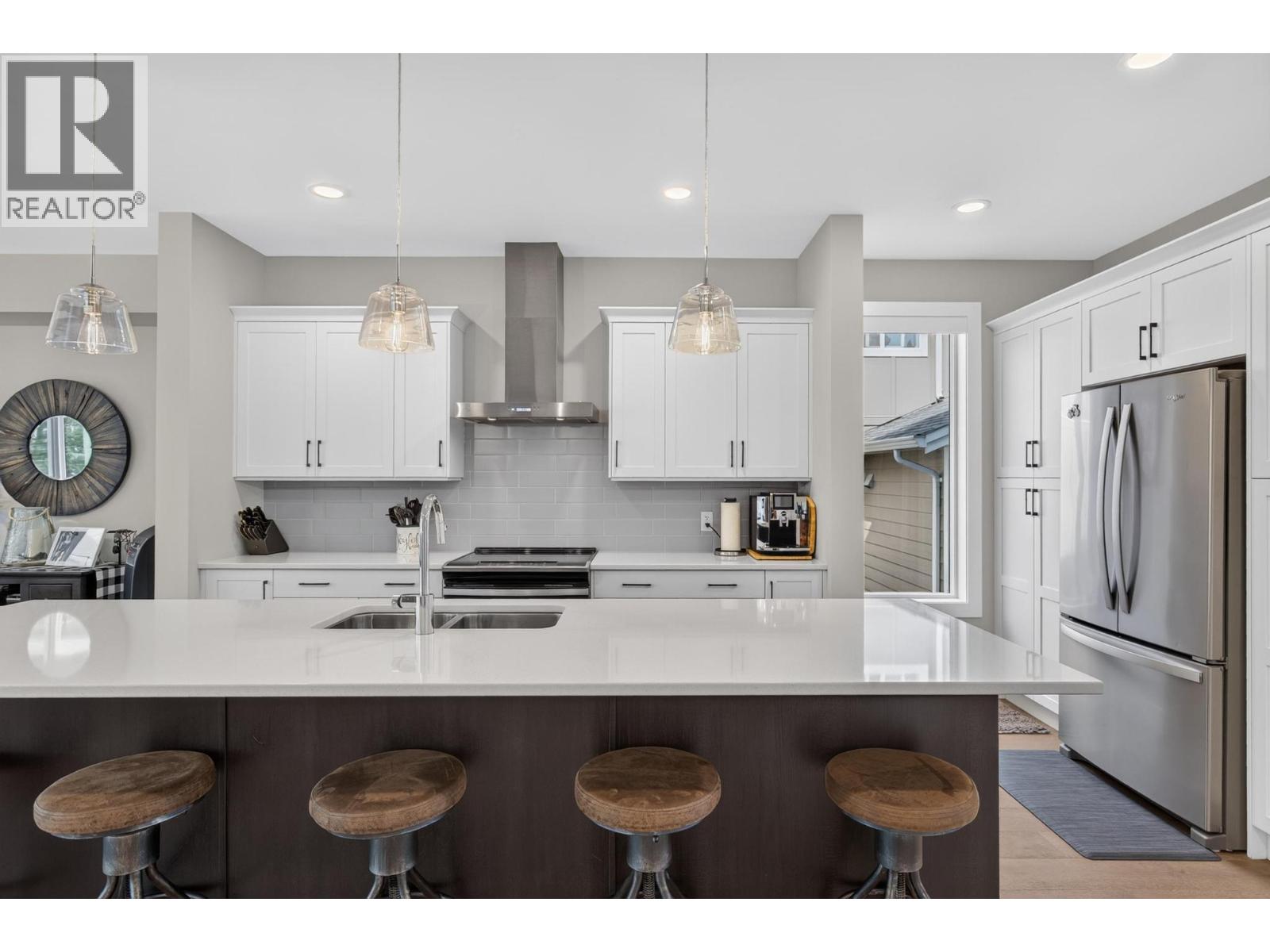 4649 Raymer Road, Kelowna, British Columbia  V1W 1J4 - Photo 4 - 10394270
