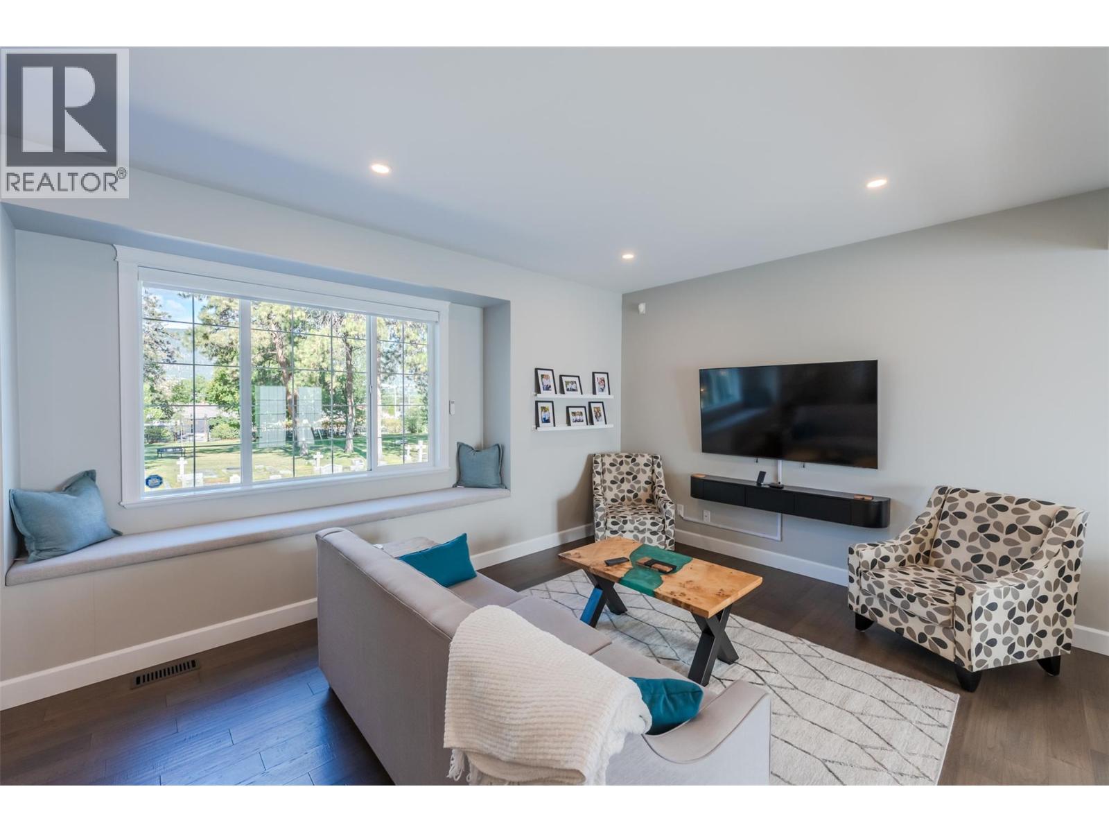 168 Regina Avenue Unit# 104, Penticton, British Columbia  V2A 2K8 - Photo 2 - 10394378