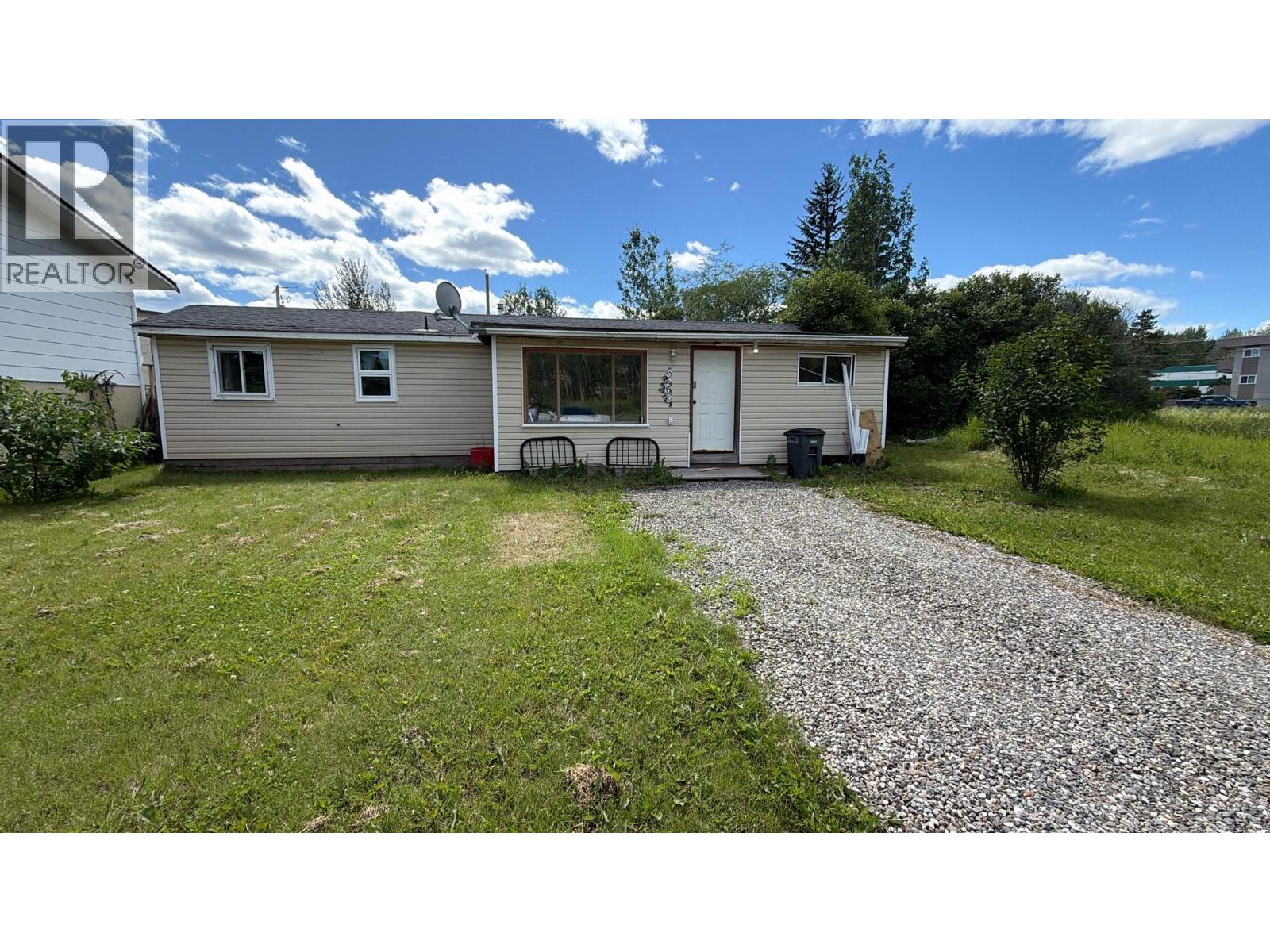 5208 47 Avenue Nw, Chetwynd, British Columbia  V0C 1J0 - Photo 1 - 10394369