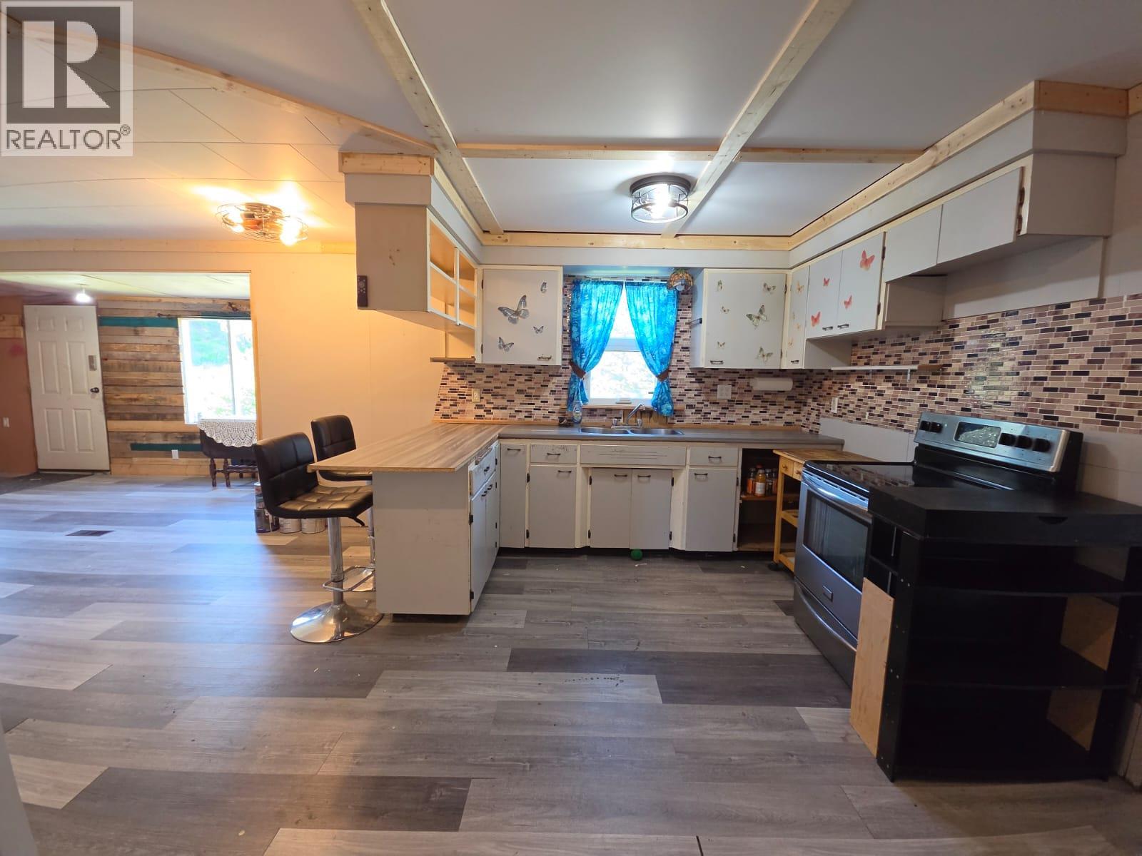 5208 47 Avenue Nw, Chetwynd, British Columbia  V0C 1J0 - Photo 7 - 10394369