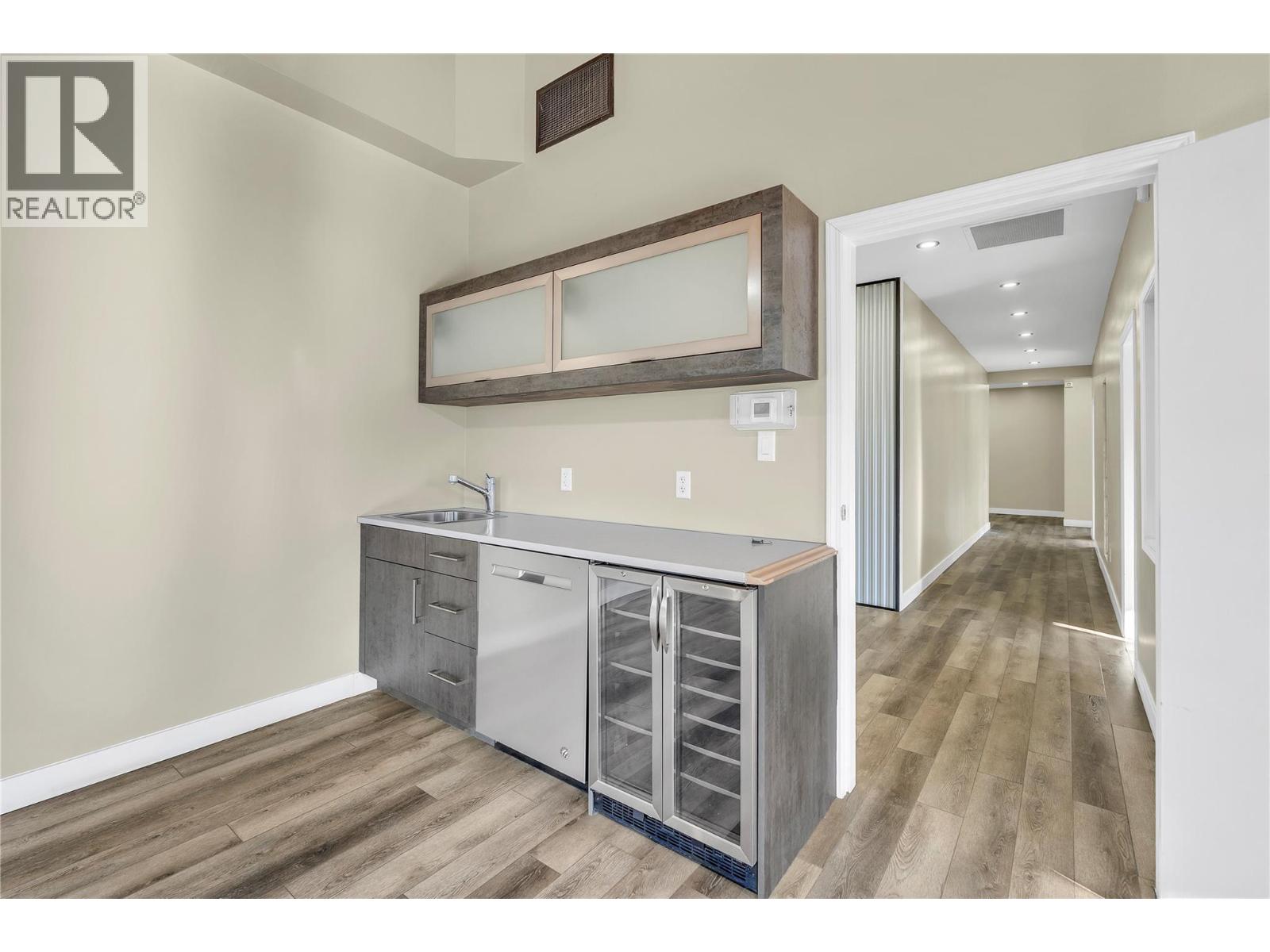 284 Main Street Unit# 210, Penticton, British Columbia  V2A 5B2 - Photo 37 - 10394372