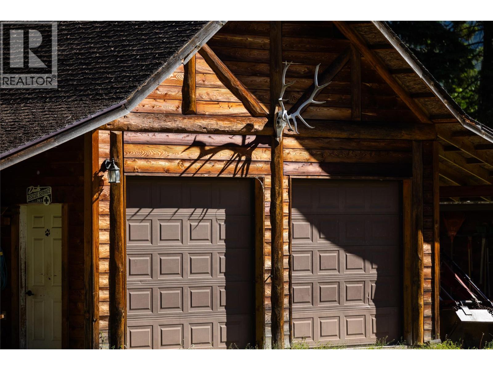 4485 Highway 3, Fernie, British Columbia  V0B 1M1 - Photo 32 - 10394193