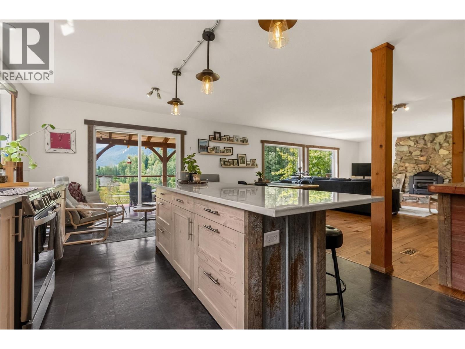 4485 Highway 3, Fernie, British Columbia  V0B 1M1 - Photo 37 - 10394193