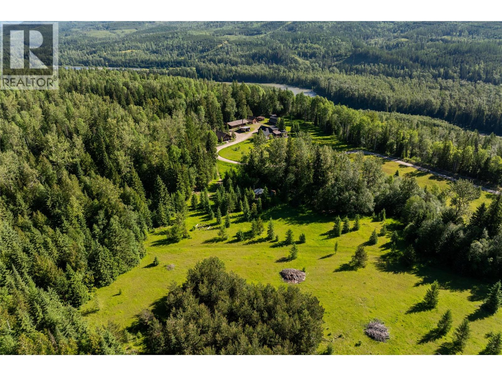 4485 Highway 3, Fernie, British Columbia  V0B 1M1 - Photo 5 - 10394193