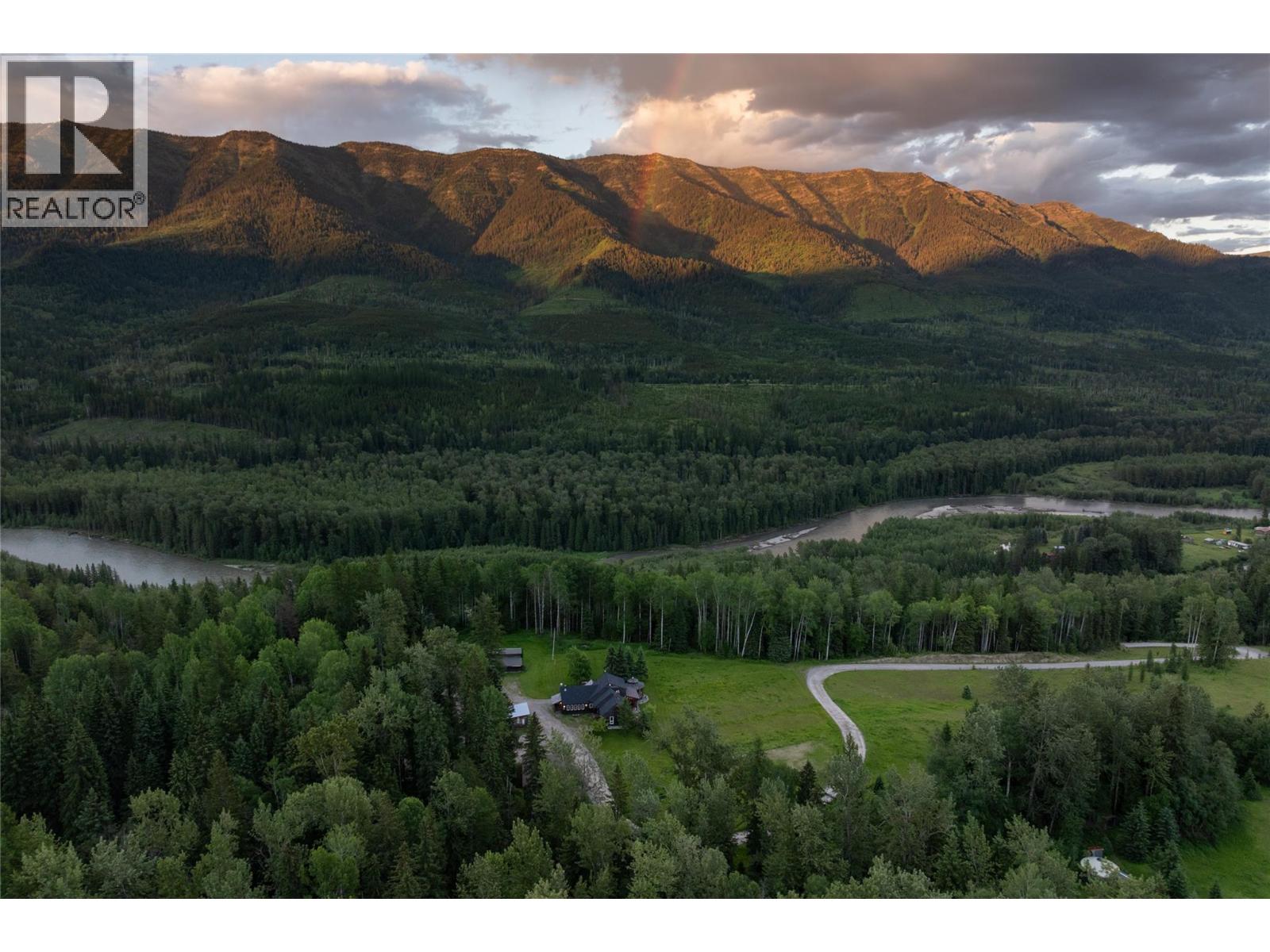 4485 Highway 3, Fernie, British Columbia  V0B 1M1 - Photo 8 - 10394193