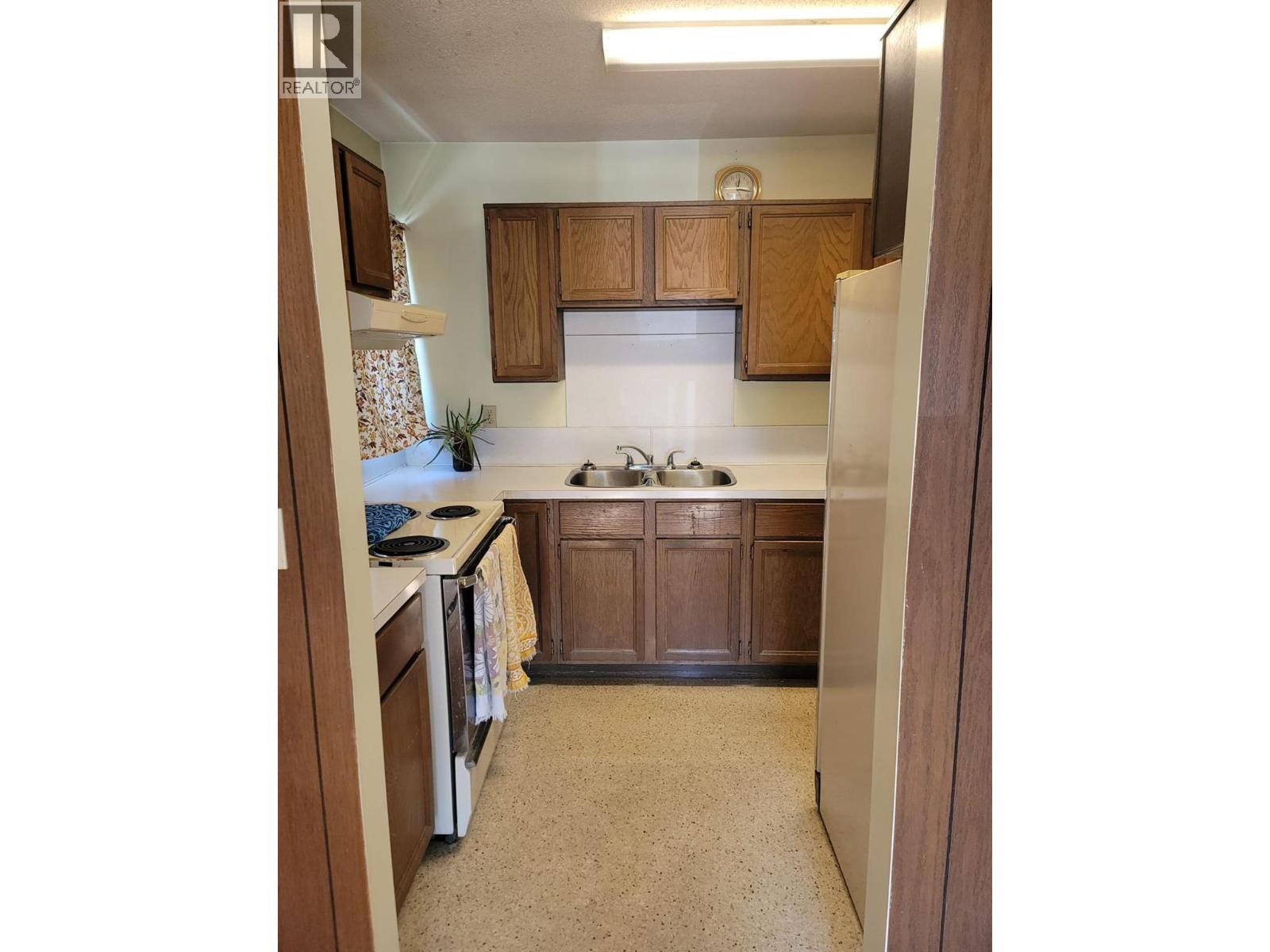 760 Cadder Avenue, Kelowna, British Columbia  V1Y 5N6 - Photo 4 - 10393914