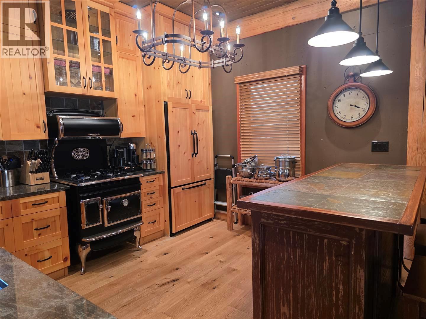 801 Loon Lake Road, Clinton, British Columbia  V0K 1H1 - Photo 3 - 10394429