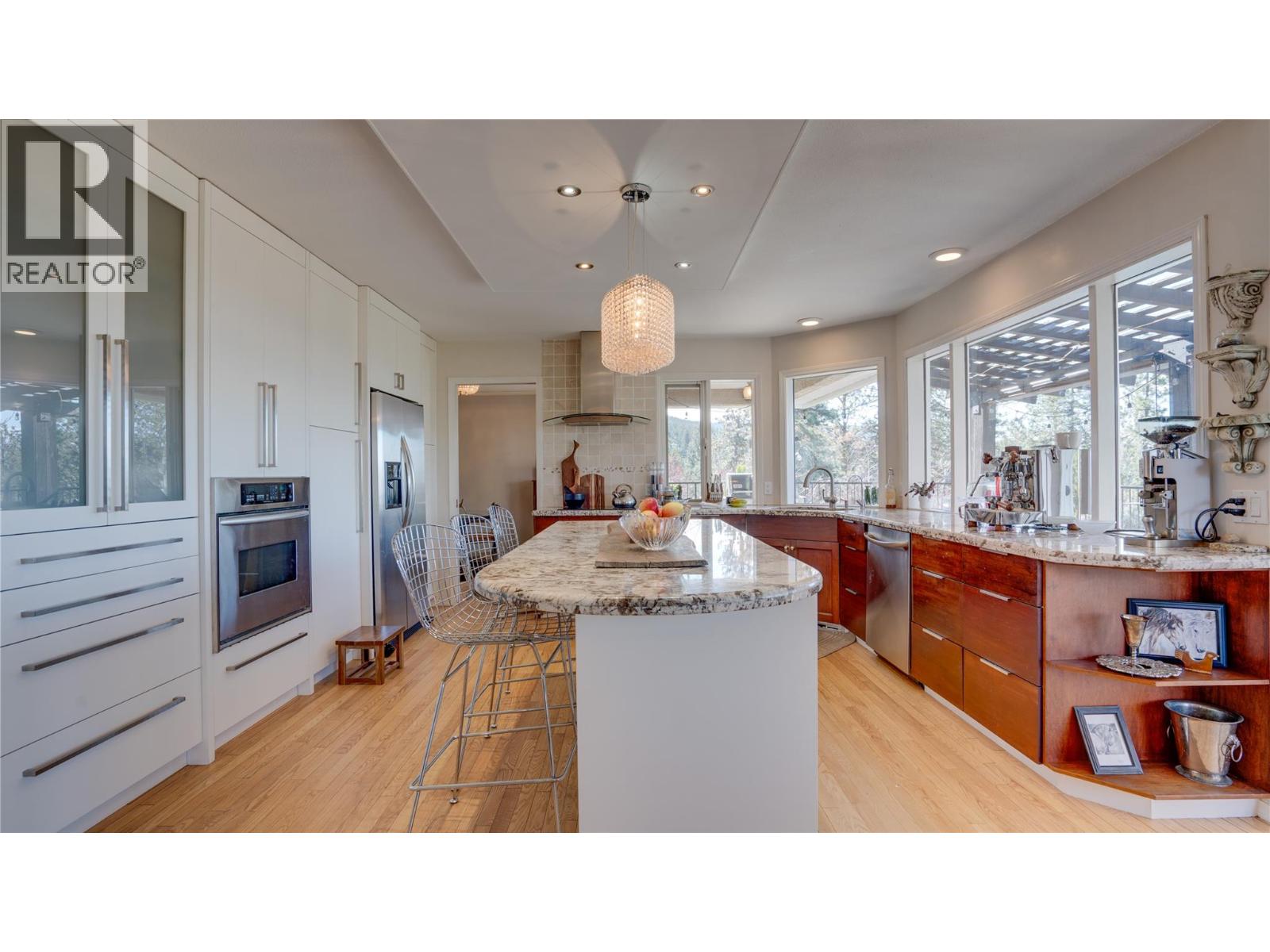 5775 Deadpine Drive, Kelowna, British Columbia  V1P 1A3 - Photo 19 - 10394427