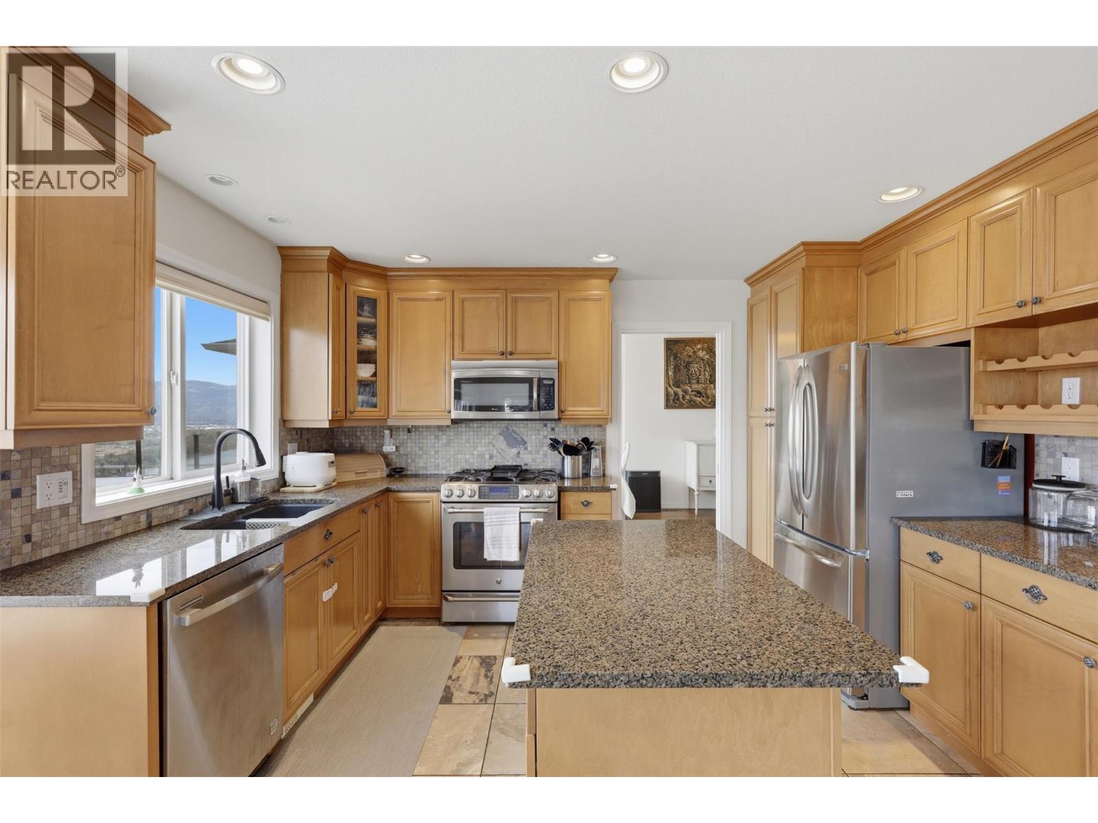 907 Quail Drive, Kamloops, British Columbia  V2B 8N9 - Photo 13 - 10394367