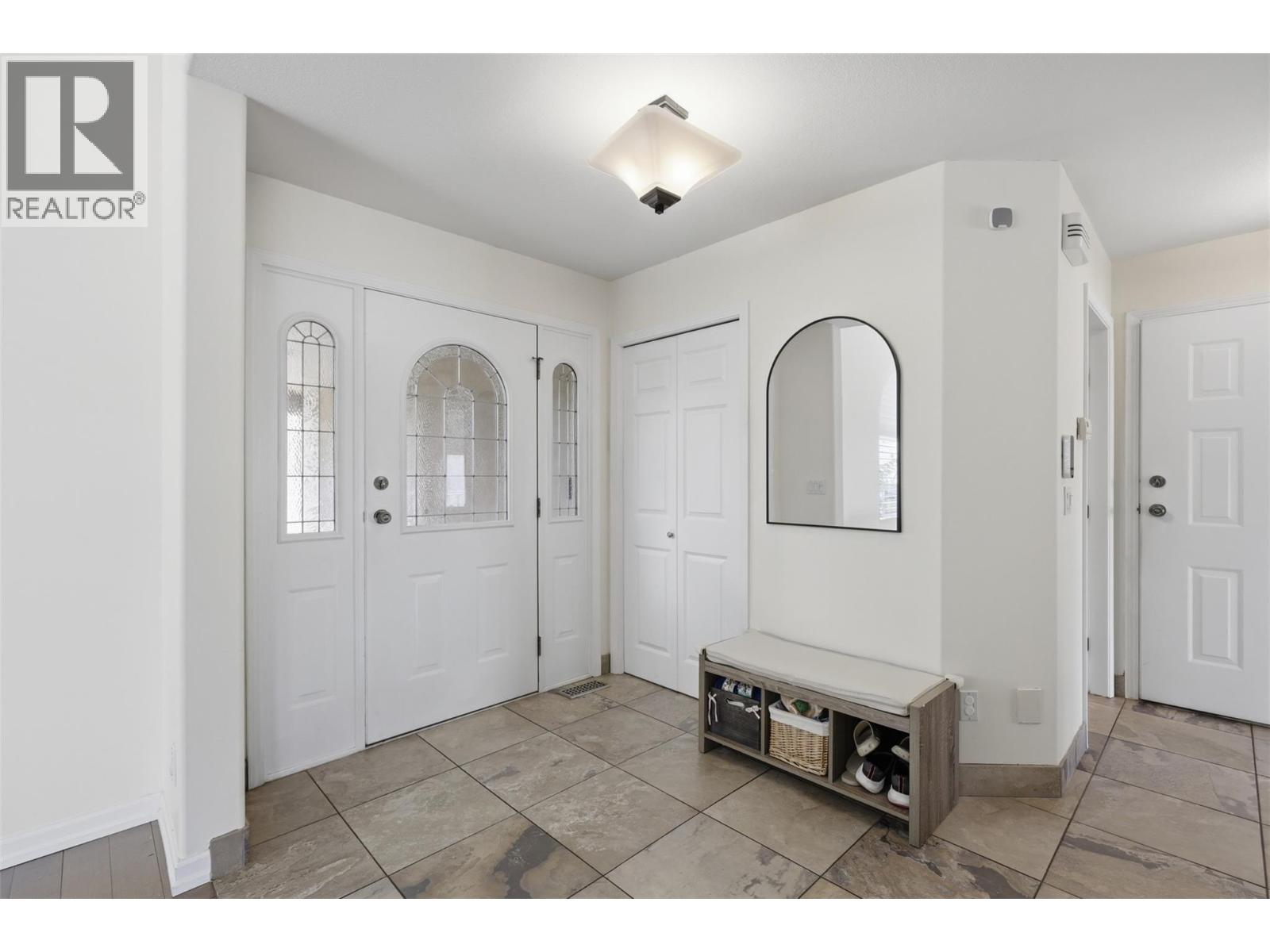 907 Quail Drive, Kamloops, British Columbia  V2B 8N9 - Photo 8 - 10394367