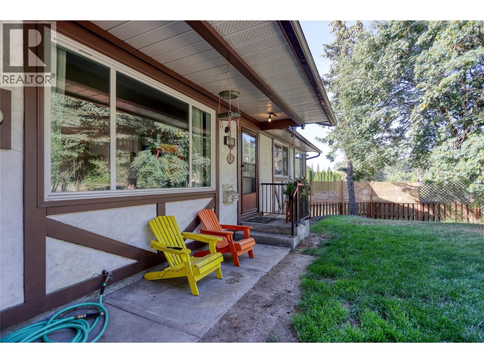 1520 3b Highway, Fruitvale, British Columbia  V0G 1L1 - Photo 4 - 10394022