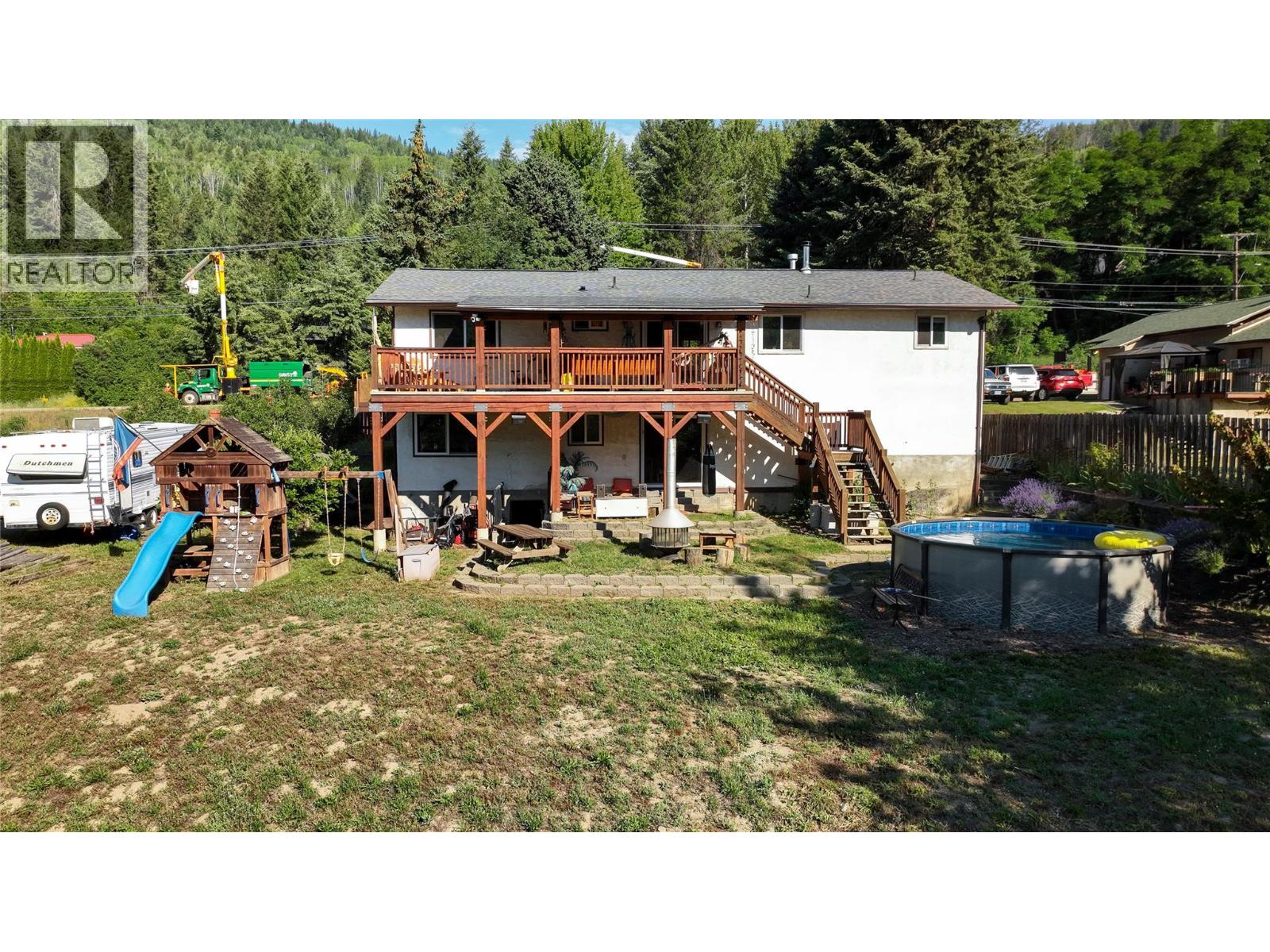 1520 3b Highway, Fruitvale, British Columbia  V0G 1L1 - Photo 40 - 10394022