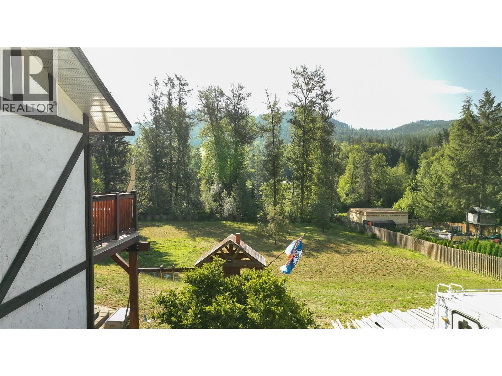 1520 3b Highway, Fruitvale, British Columbia  V0G 1L1 - Photo 41 - 10394022