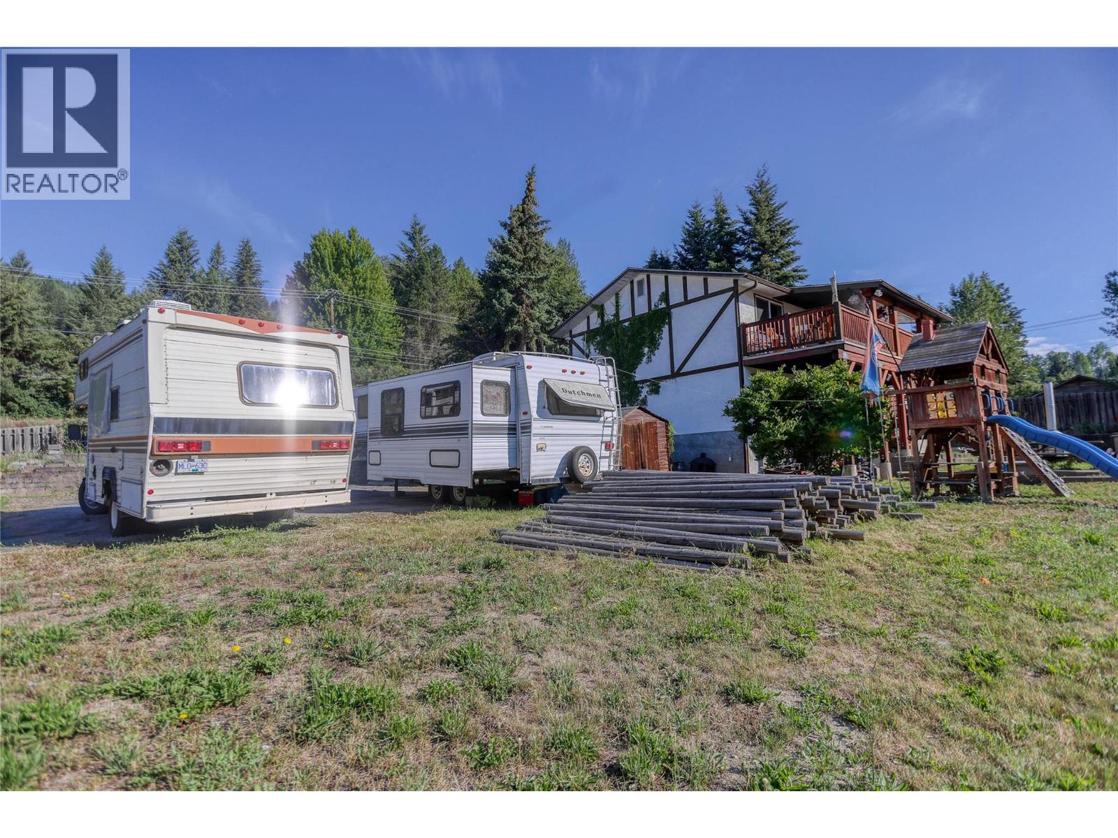 1520 3b Highway, Fruitvale, British Columbia  V0G 1L1 - Photo 44 - 10394022