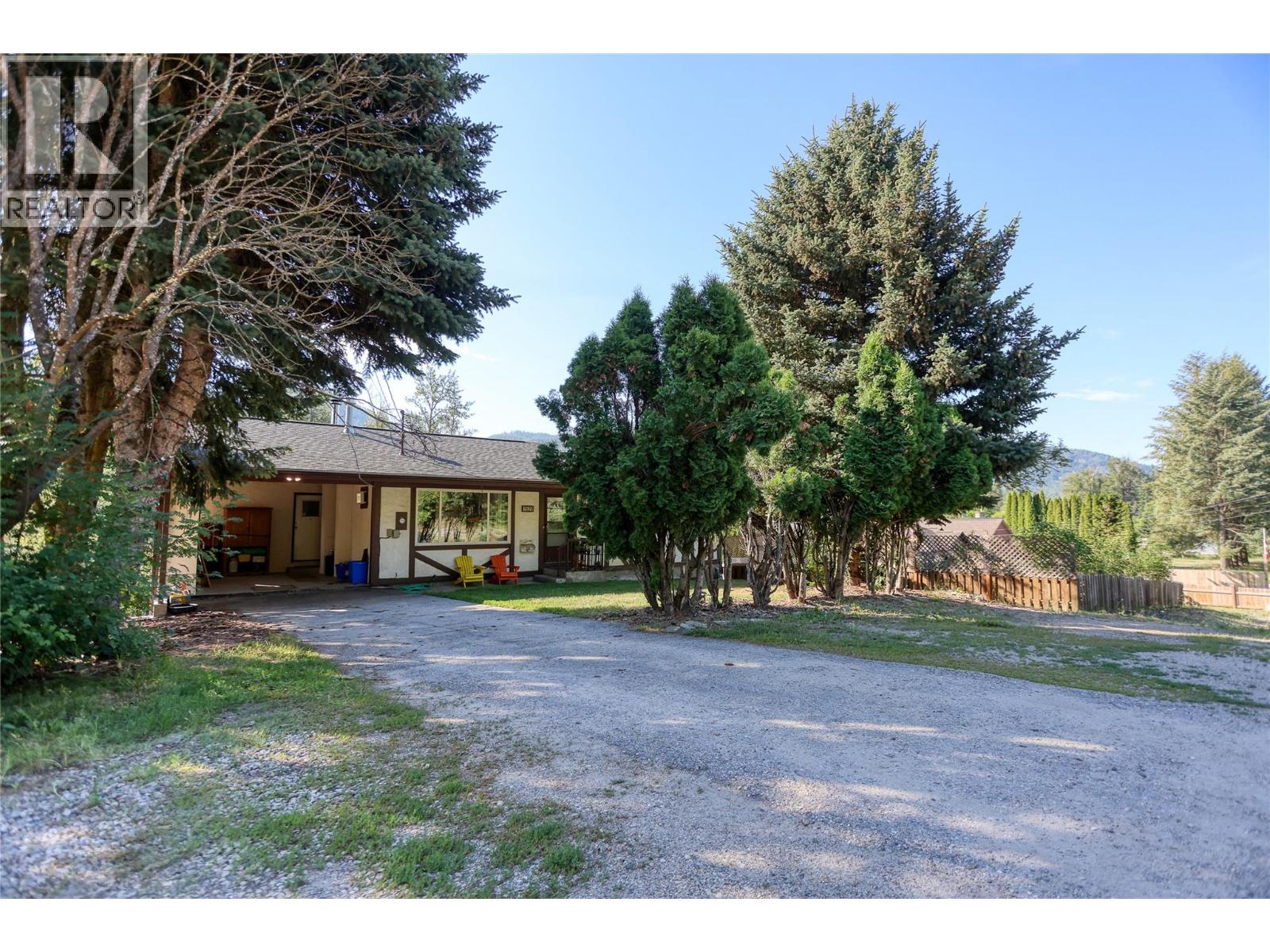 1520 3b Highway, Fruitvale, British Columbia  V0G 1L1 - Photo 51 - 10394022