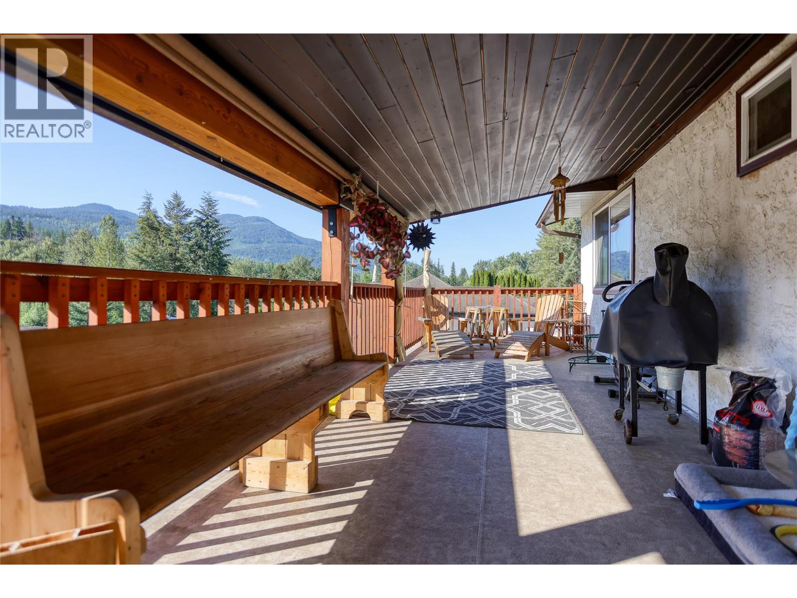 1520 3b Highway, Fruitvale, British Columbia  V0G 1L1 - Photo 9 - 10394022
