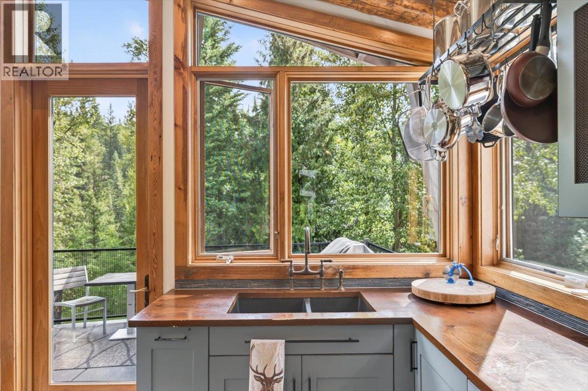 470 Canyon Trail, Fernie, British Columbia  V0B 1M5 - Photo 13 - 10394373