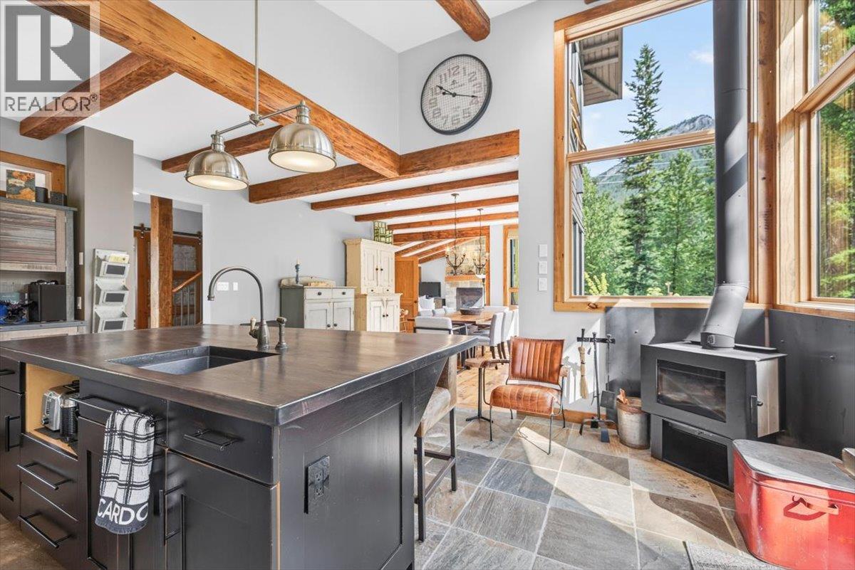 470 Canyon Trail, Fernie, British Columbia  V0B 1M5 - Photo 16 - 10394373
