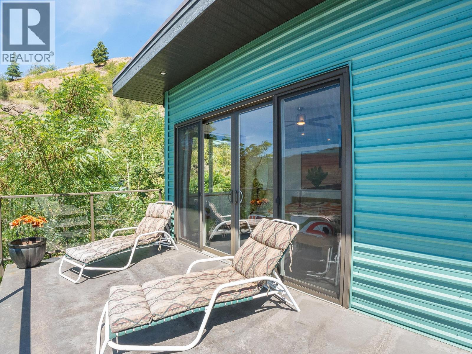 160 10th Avenue, Montrose, British Columbia  V0G 1P0 - Photo 38 - 10394364