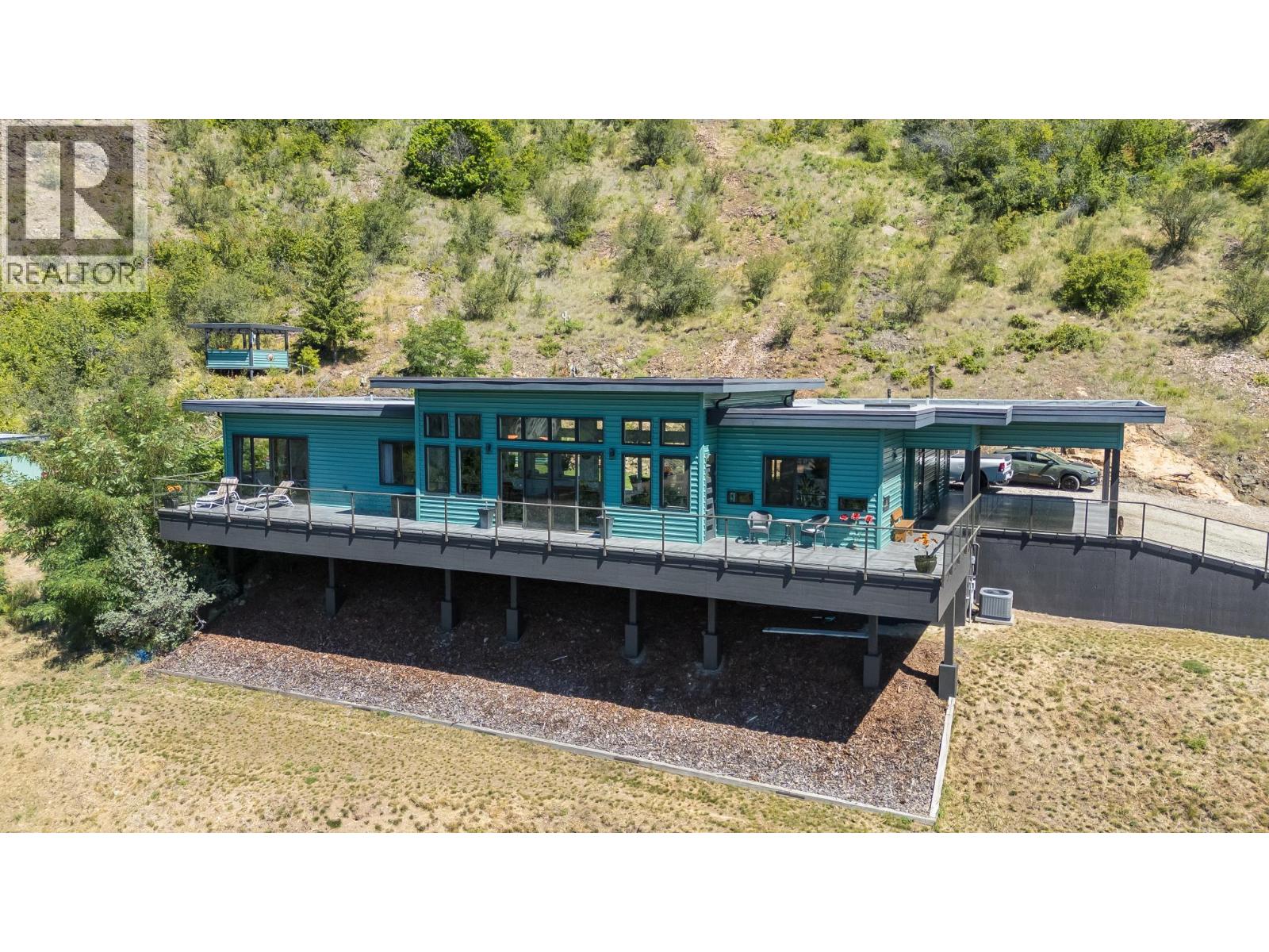 160 10th Avenue, Montrose, British Columbia  V0G 1P0 - Photo 4 - 10394364