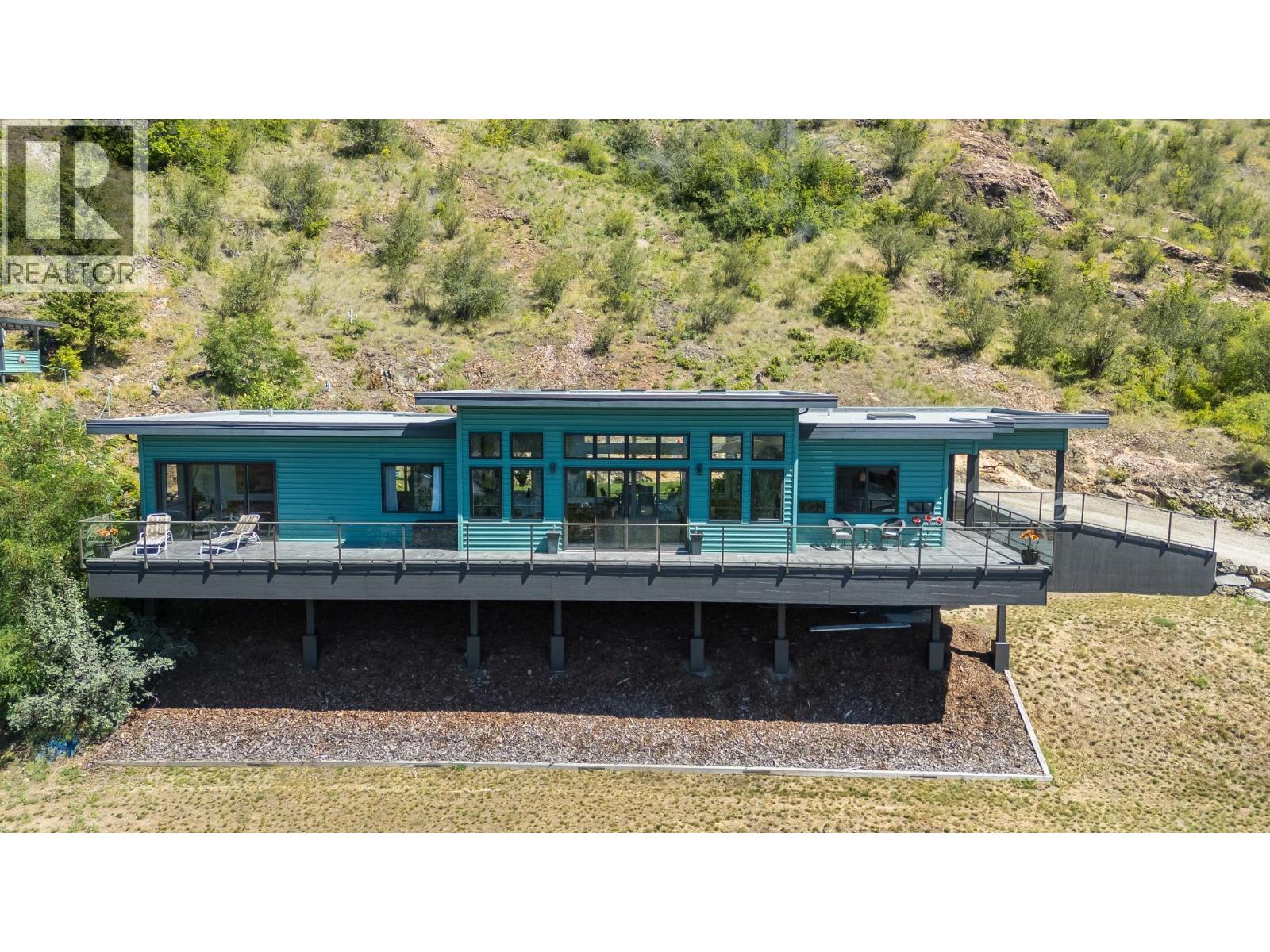 160 10th Avenue, Montrose, British Columbia  V0G 1P0 - Photo 5 - 10394364