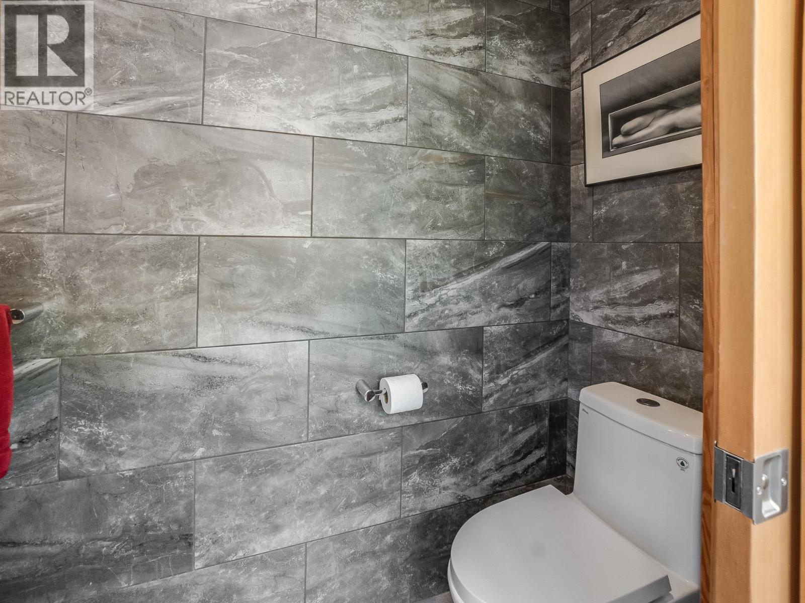 160 10th Avenue, Montrose, British Columbia  V0G 1P0 - Photo 55 - 10394364