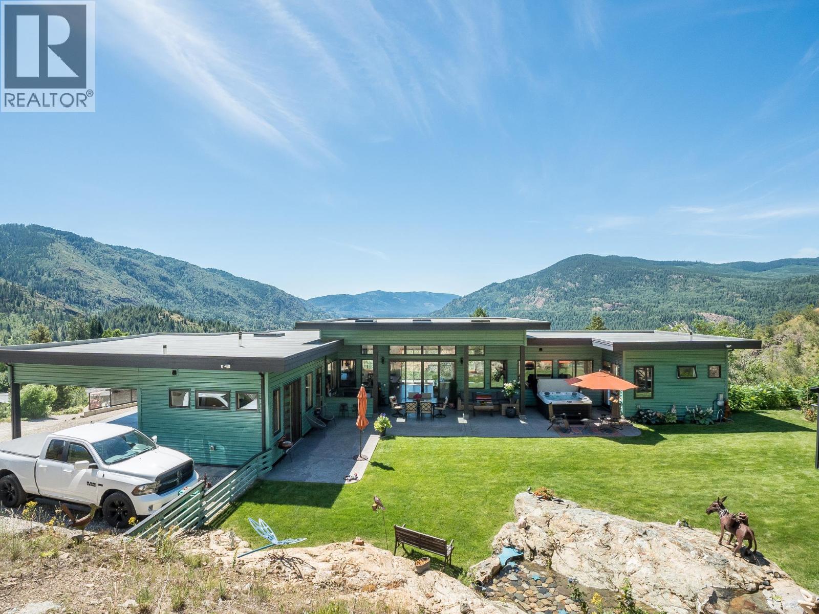 160 10th Avenue, Montrose, British Columbia  V0G 1P0 - Photo 61 - 10394364