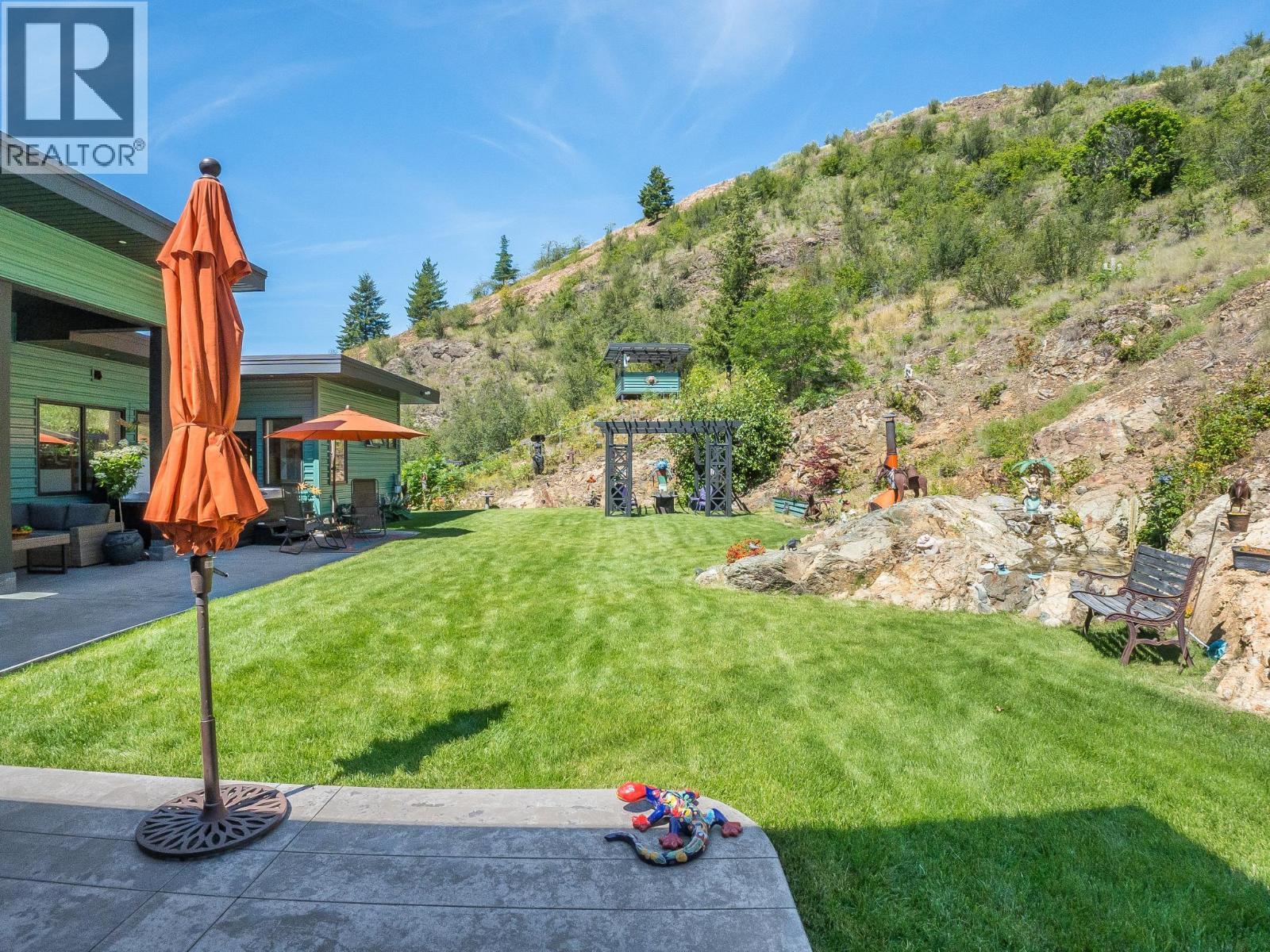160 10th Avenue, Montrose, British Columbia  V0G 1P0 - Photo 66 - 10394364