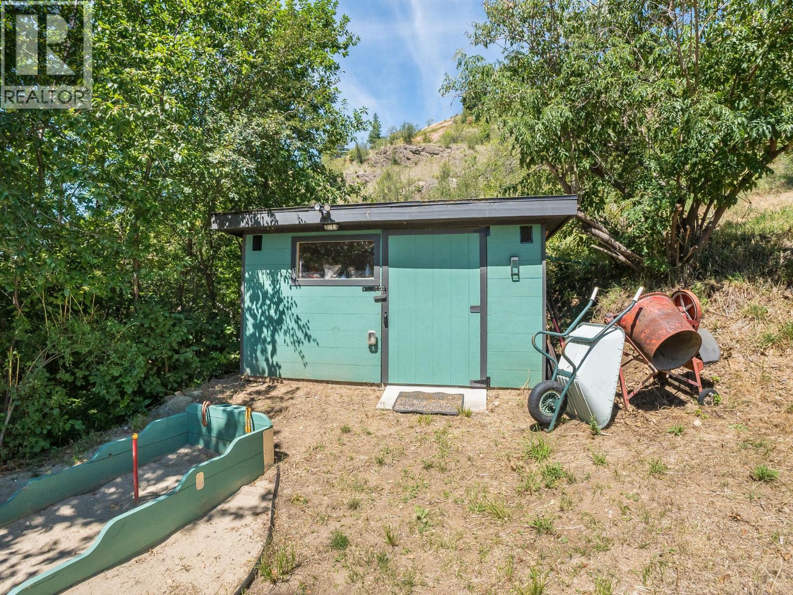 160 10th Avenue, Montrose, British Columbia  V0G 1P0 - Photo 81 - 10394364