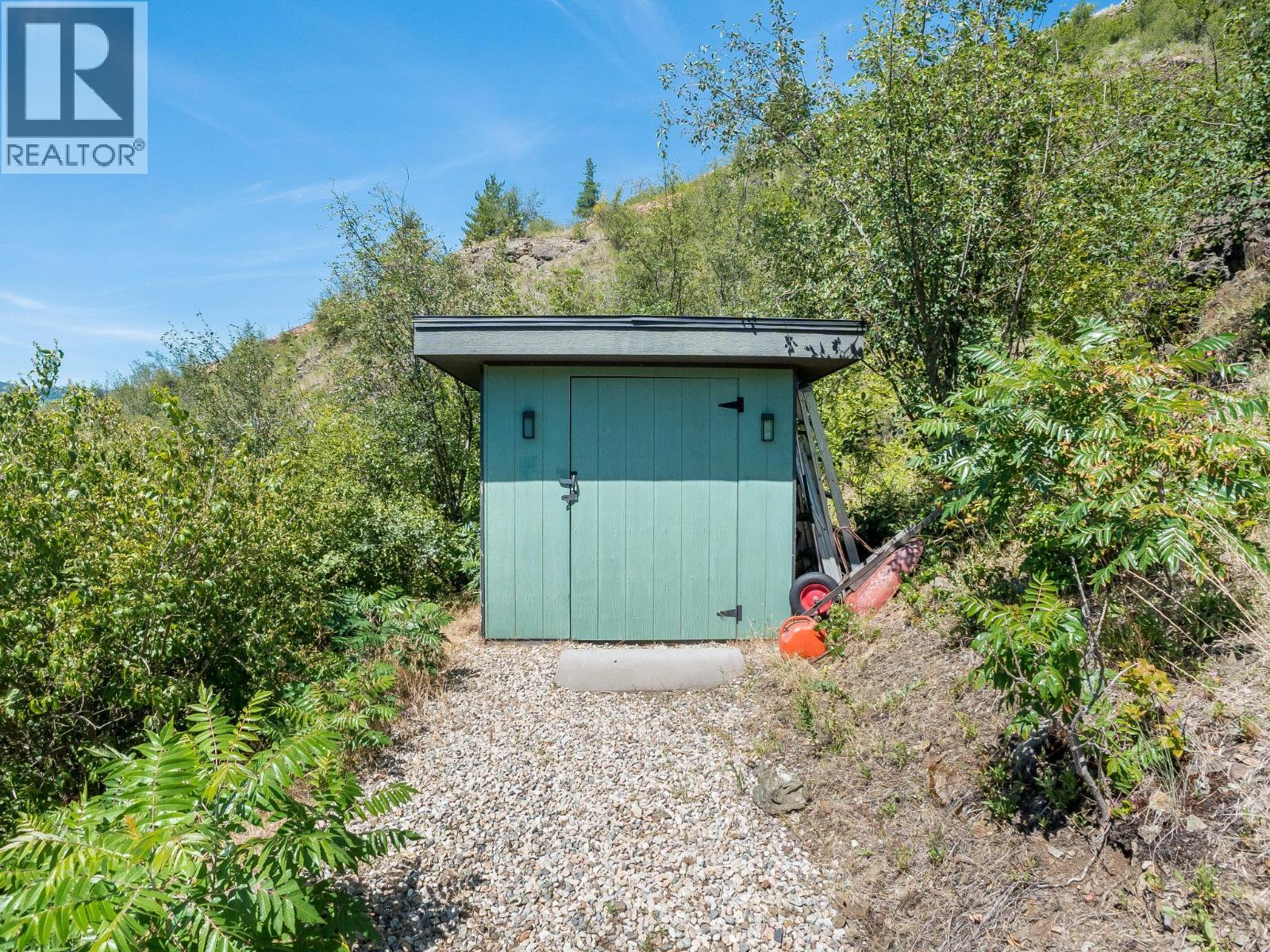 160 10th Avenue, Montrose, British Columbia  V0G 1P0 - Photo 82 - 10394364