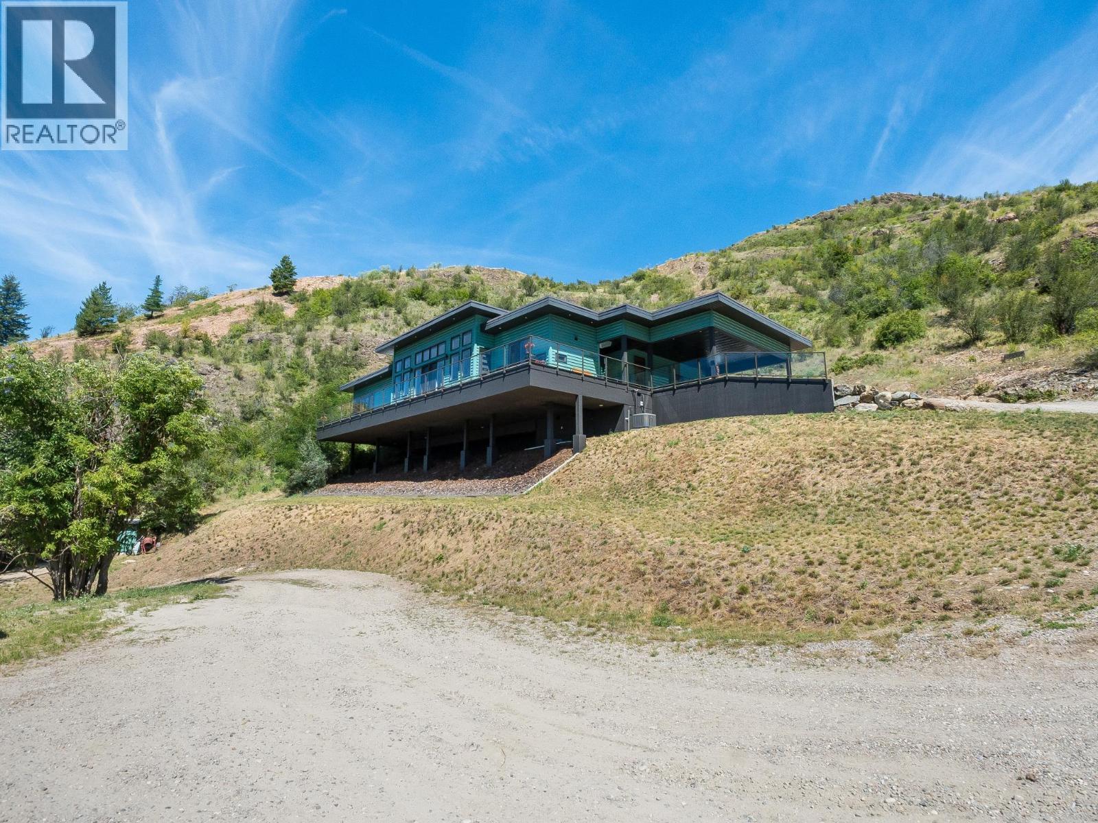 160 10th Avenue, Montrose, British Columbia  V0G 1P0 - Photo 83 - 10394364