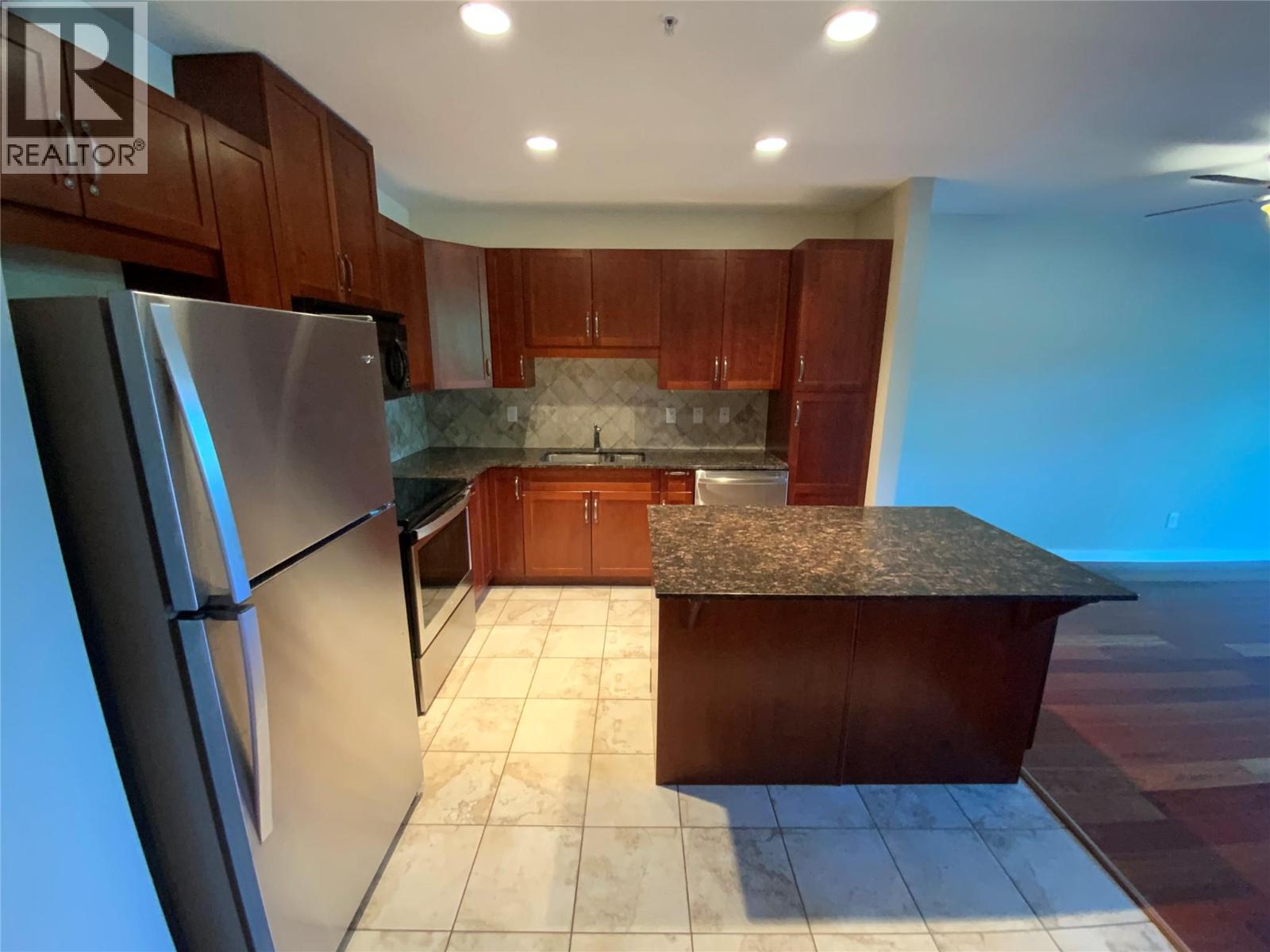 3301 Skaha Lake Road Unit# 101, Penticton, British Columbia  V2A 6G6 - Photo 3 - 10394490
