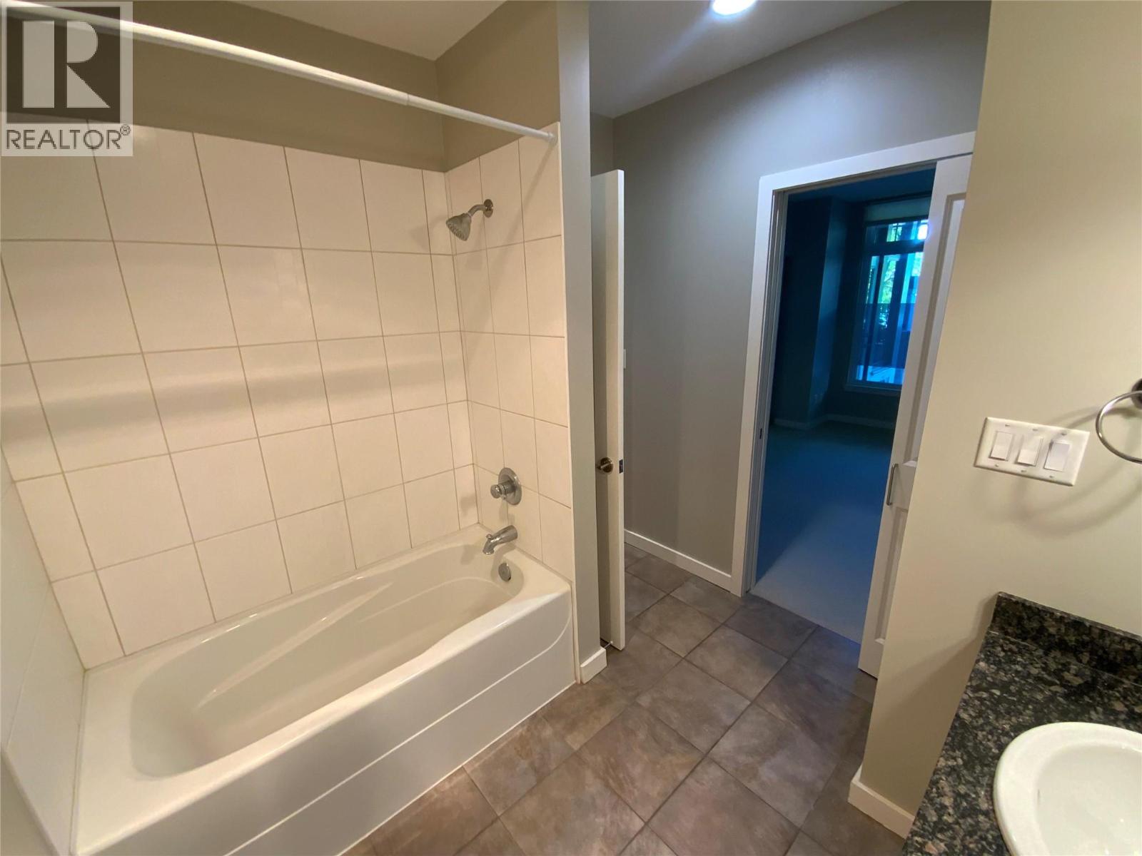 3301 Skaha Lake Road Unit# 101, Penticton, British Columbia  V2A 6G6 - Photo 9 - 10394490