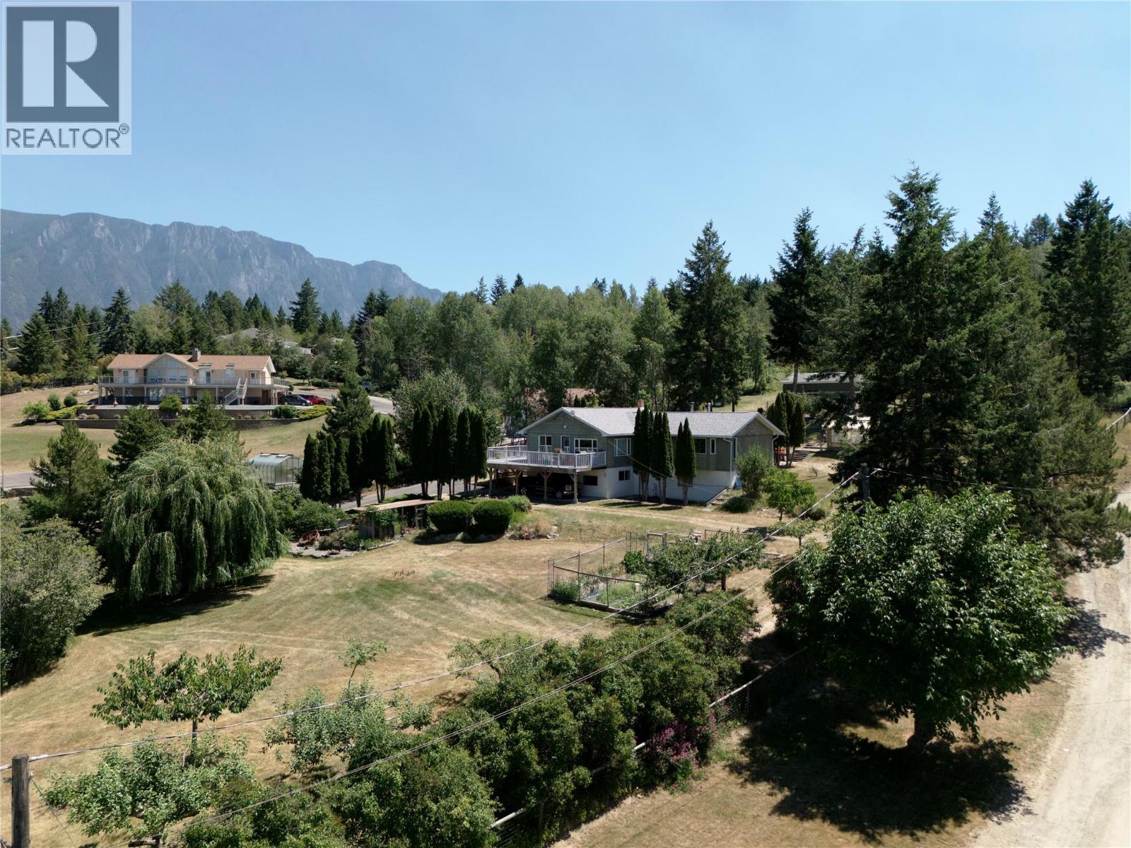 2471 38th Street, Creston, British Columbia  V0B 1G2 - Photo 33 - 10394028