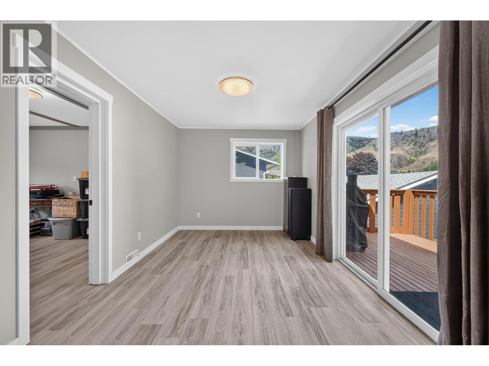 816 Bebek Road, Kamloops, British Columbia  V2B 6P1 - Photo 11 - 10394538