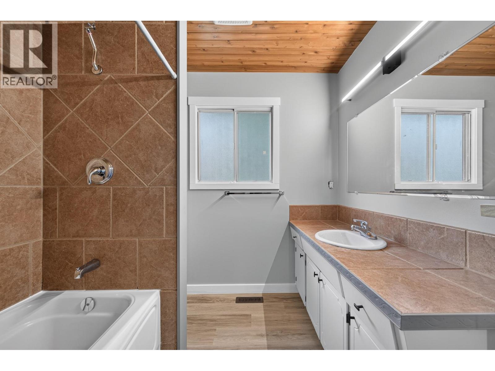 816 Bebek Road, Kamloops, British Columbia  V2B 6P1 - Photo 15 - 10394538