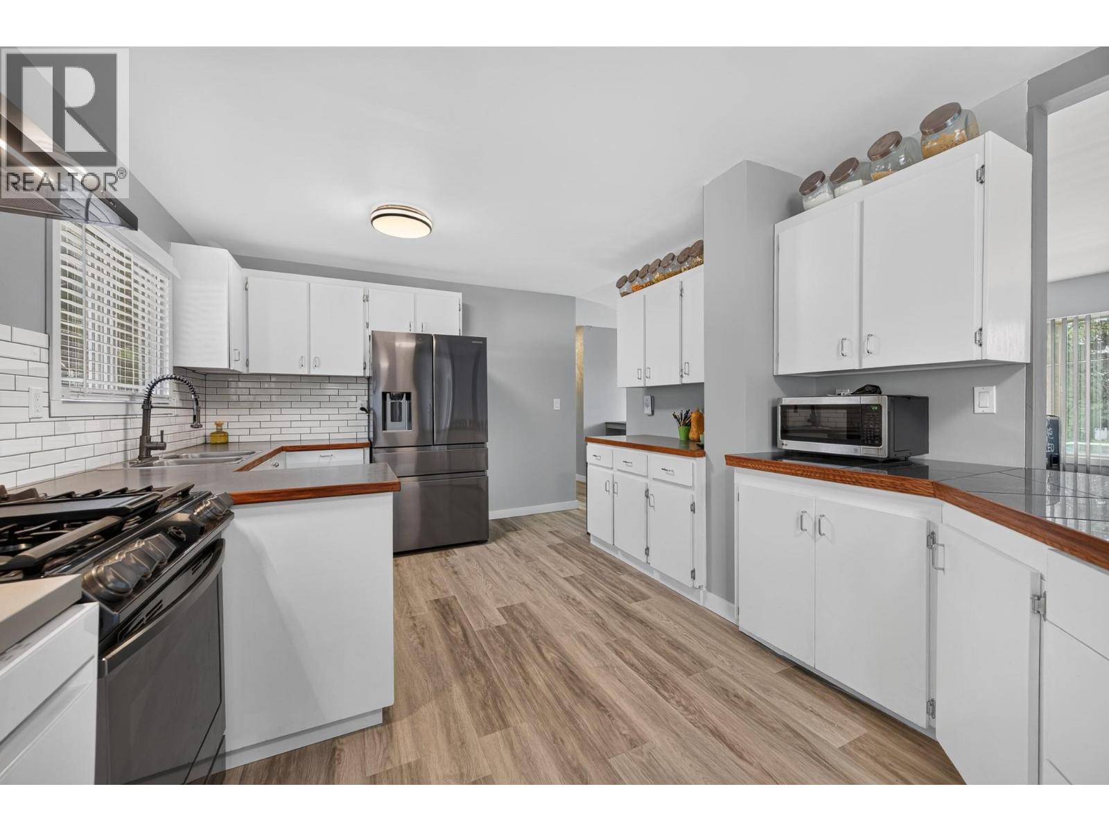 816 Bebek Road, Kamloops, British Columbia  V2B 6P1 - Photo 7 - 10394538