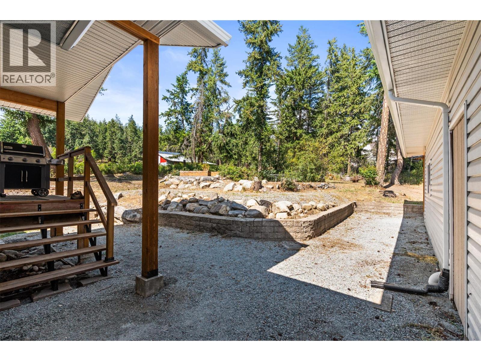 7645 Keddleston Road, Vernon, British Columbia  V1B 3N7 - Photo 11 - 10394462