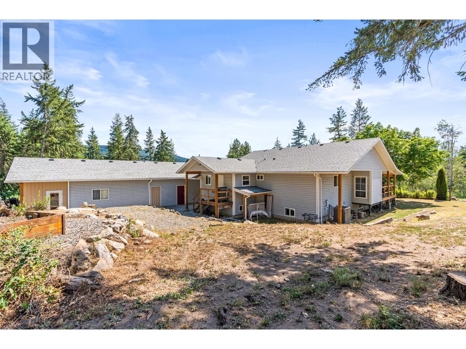 7645 Keddleston Road, Vernon, British Columbia  V1B 3N7 - Photo 8 - 10394462