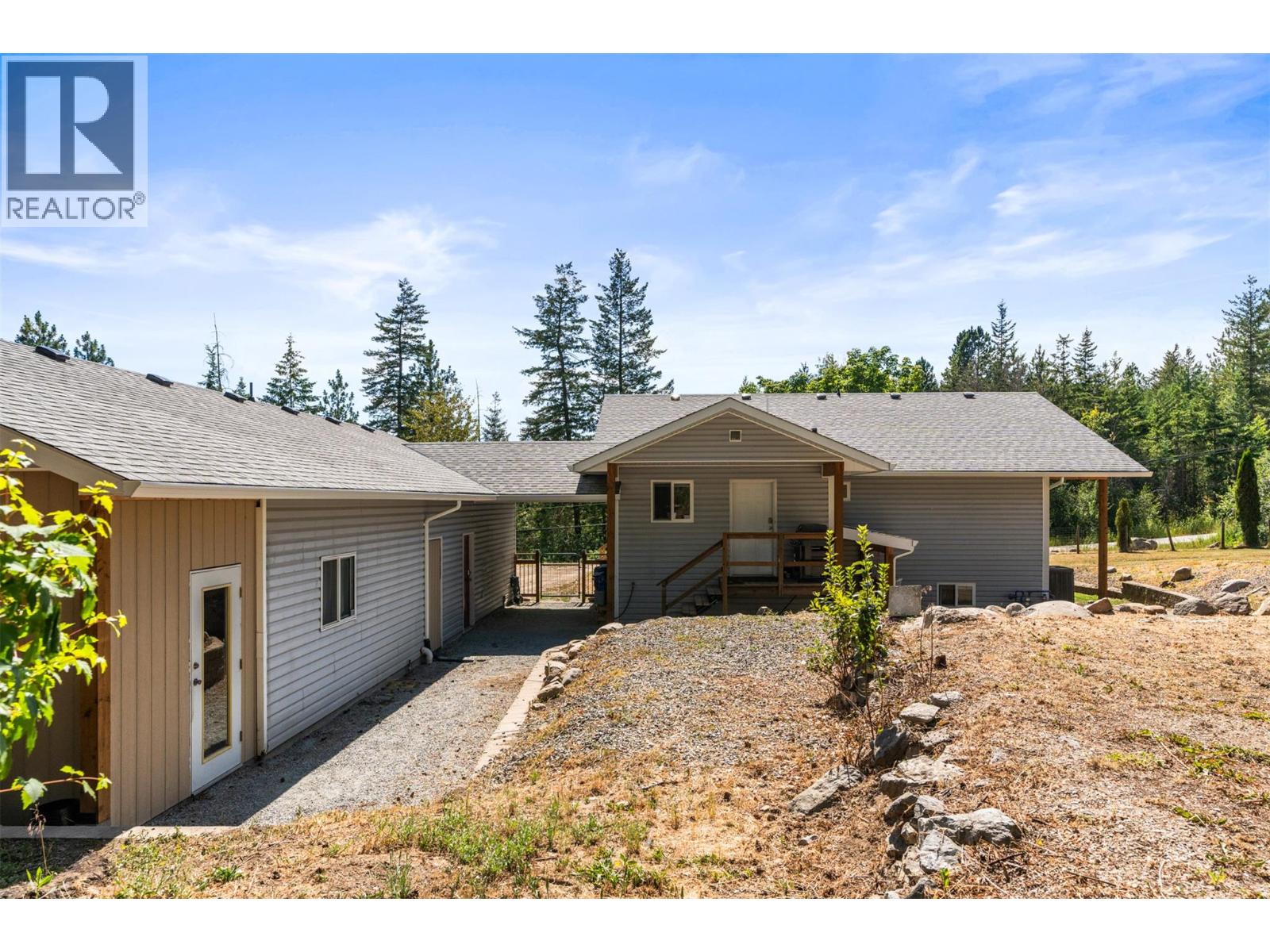 7645 Keddleston Road, Vernon, British Columbia  V1B 3N7 - Photo 9 - 10394462