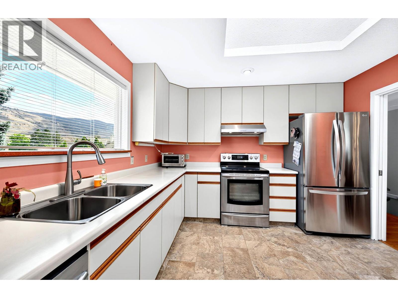 272 Valleyview Place, Kamloops, British Columbia  V2C 6M4 - Photo 13 - 10393847
