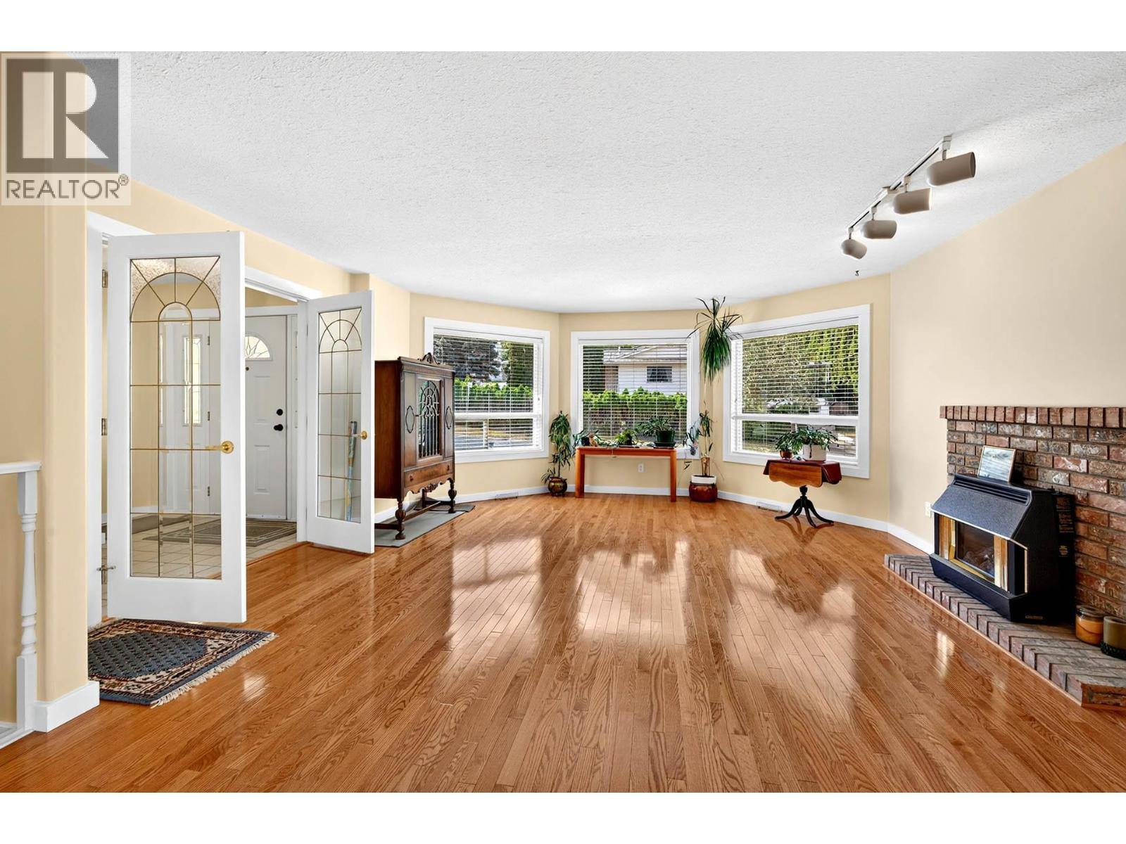 272 Valleyview Place, Kamloops, British Columbia  V2C 6M4 - Photo 4 - 10393847