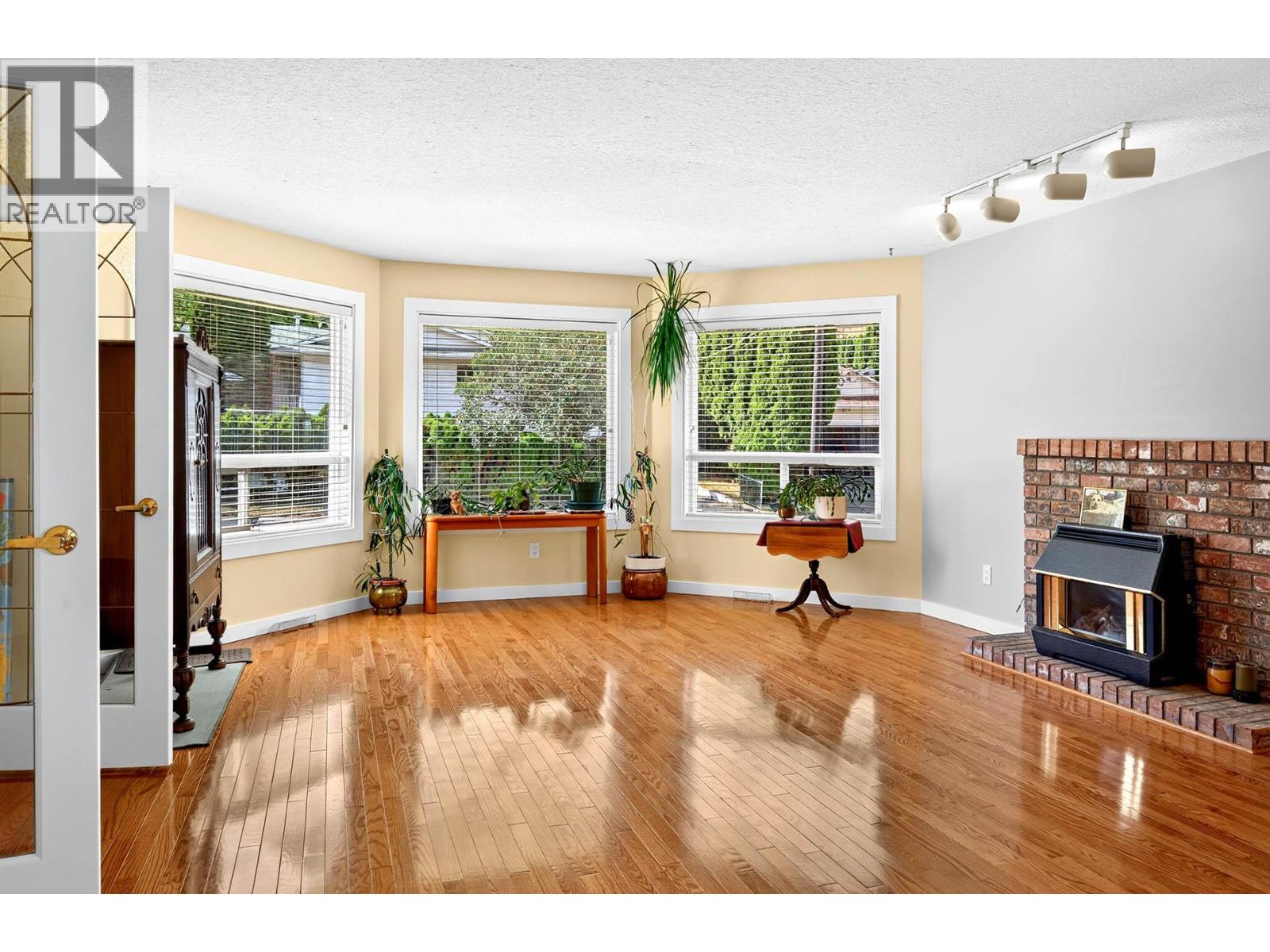 272 Valleyview Place, Kamloops, British Columbia  V2C 6M4 - Photo 5 - 10393847