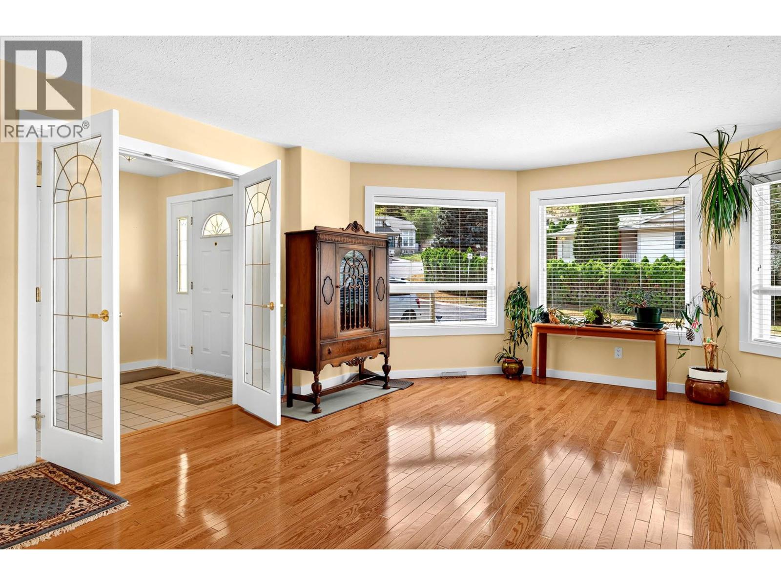 272 Valleyview Place, Kamloops, British Columbia  V2C 6M4 - Photo 6 - 10393847